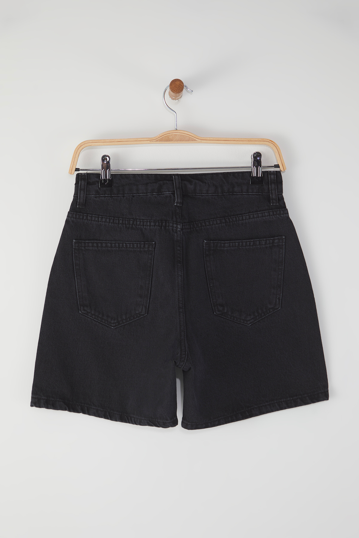 Trendyolmilla  Siyah Normal Bel City Boy Denim Şort TWOSS25SR00173 - Görsel 6