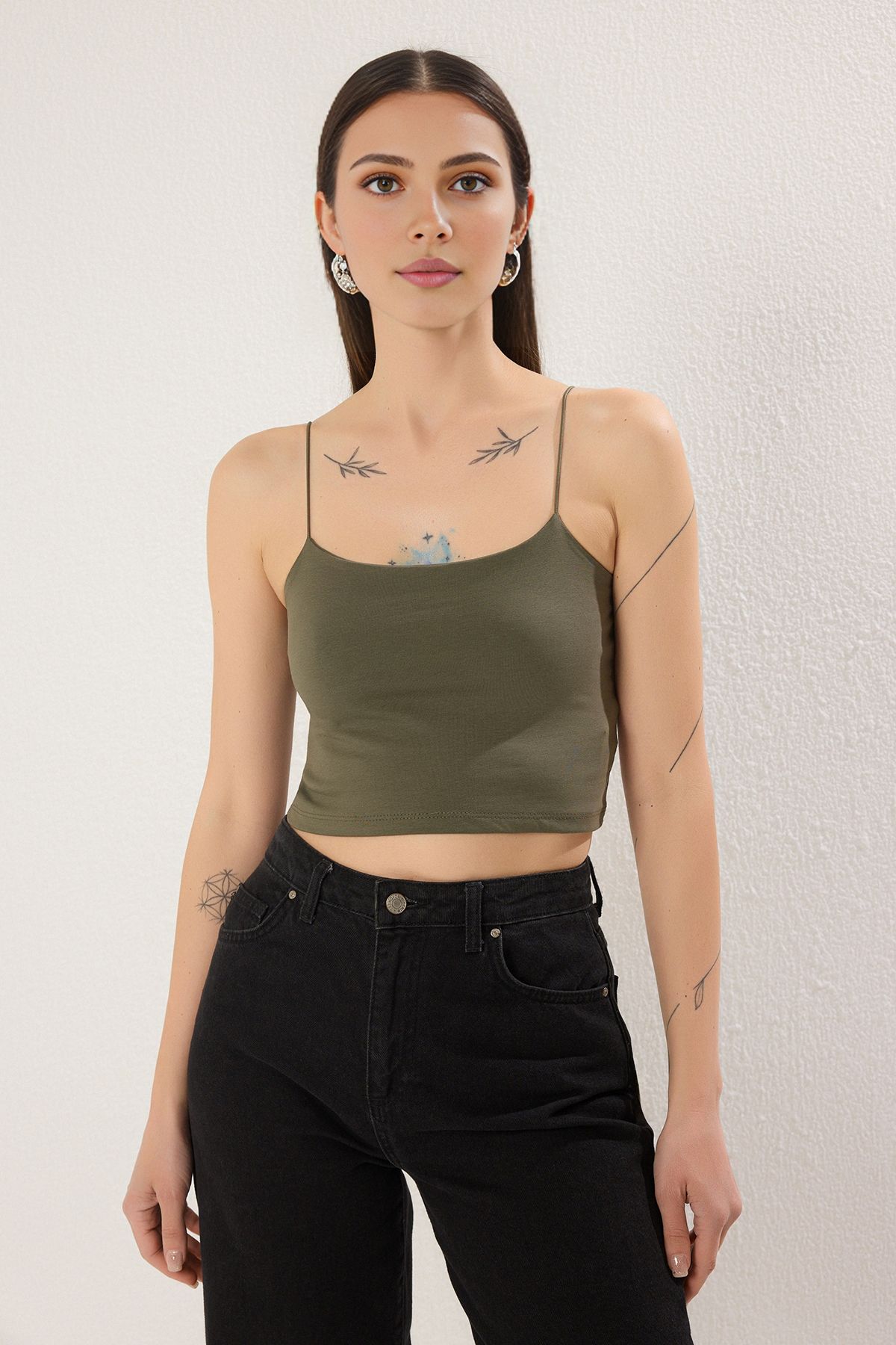 Trendyol Collection-BlackEkruYesil 3 пари Straps Crop Body Sitting Stretchy Orme Athlete TWOSS25AL00051 2