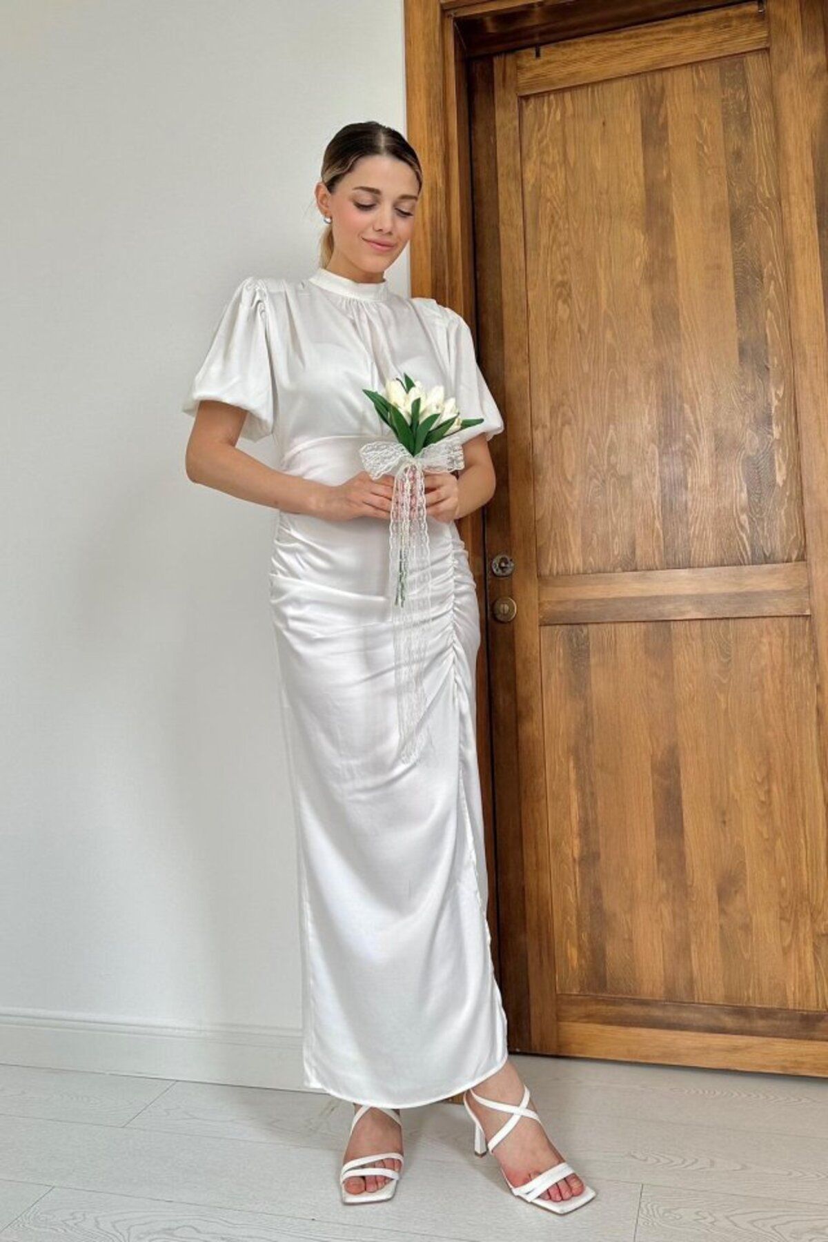 velmorafashion Beyaz Büzgülü Saten Elbise