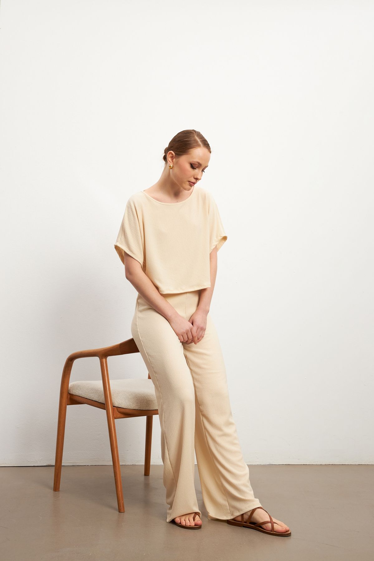 MODAGEN-Women's Beige Short Sleeve Crinkle Pants Set 6