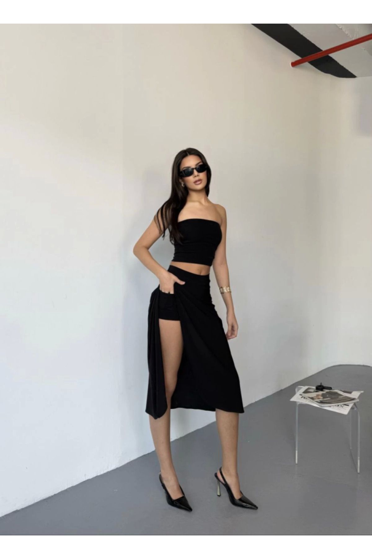 Deridün Yıldız Shoes Çepli Şortlu Yırtmaçlı Etek - Siyah