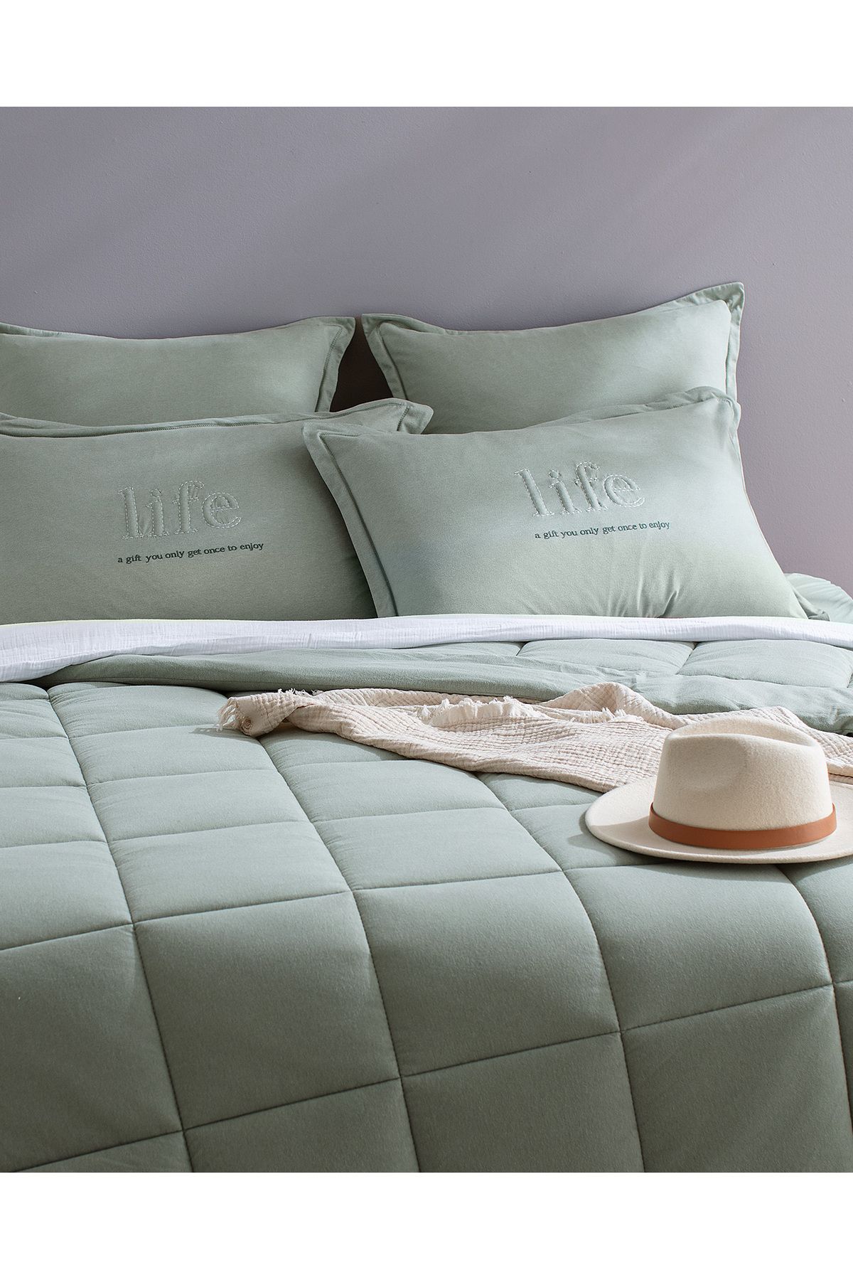 Madame Coco-Bobigny King Size Supersoft Comforter Set - Mint Green 2
