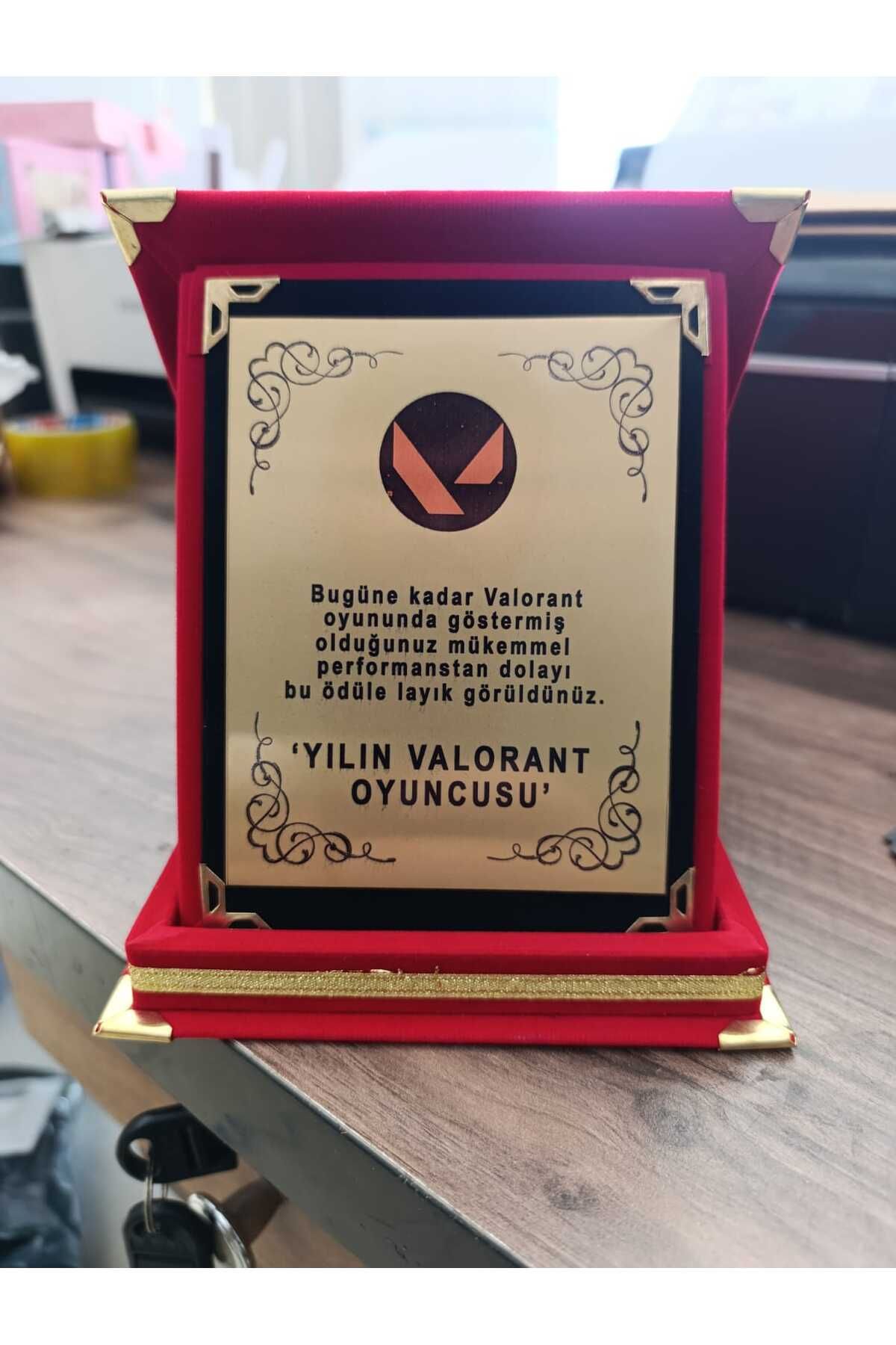 Yılın Valorant Oyuncusu Kadife Premium Plaket