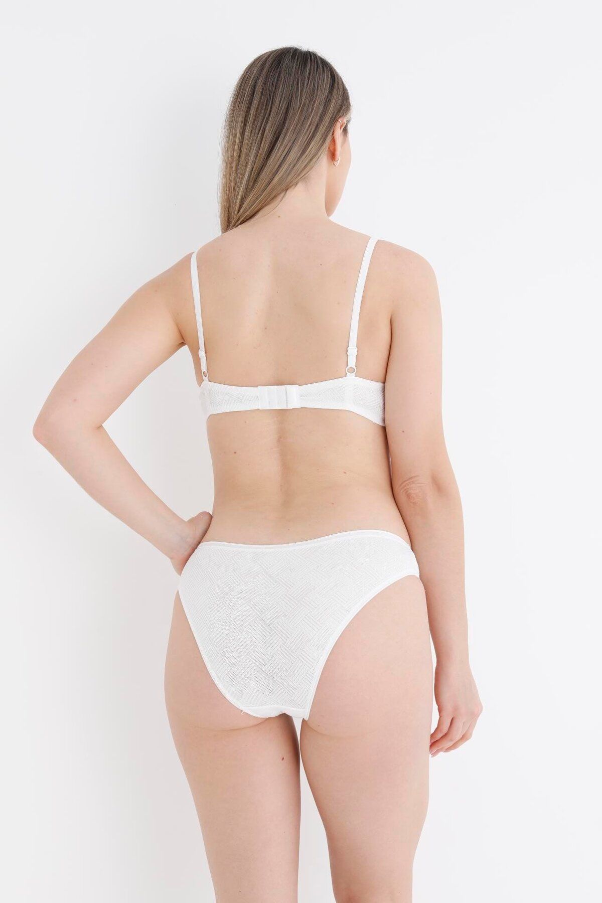 Lukas-Empty Ecru Bra Set - Small Diamond Pattern 3