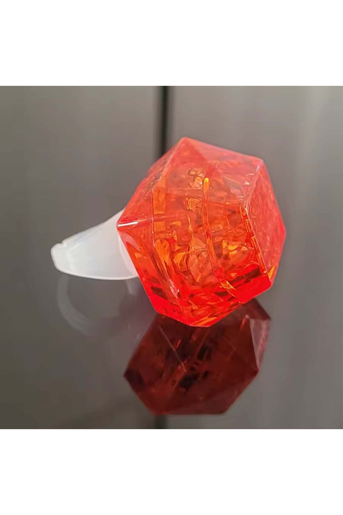 Astra Market Kristal Tasarımlı Led Glow Işıklı 3 Modlu Kırmızı Yüzük 3.5 x 5 cm