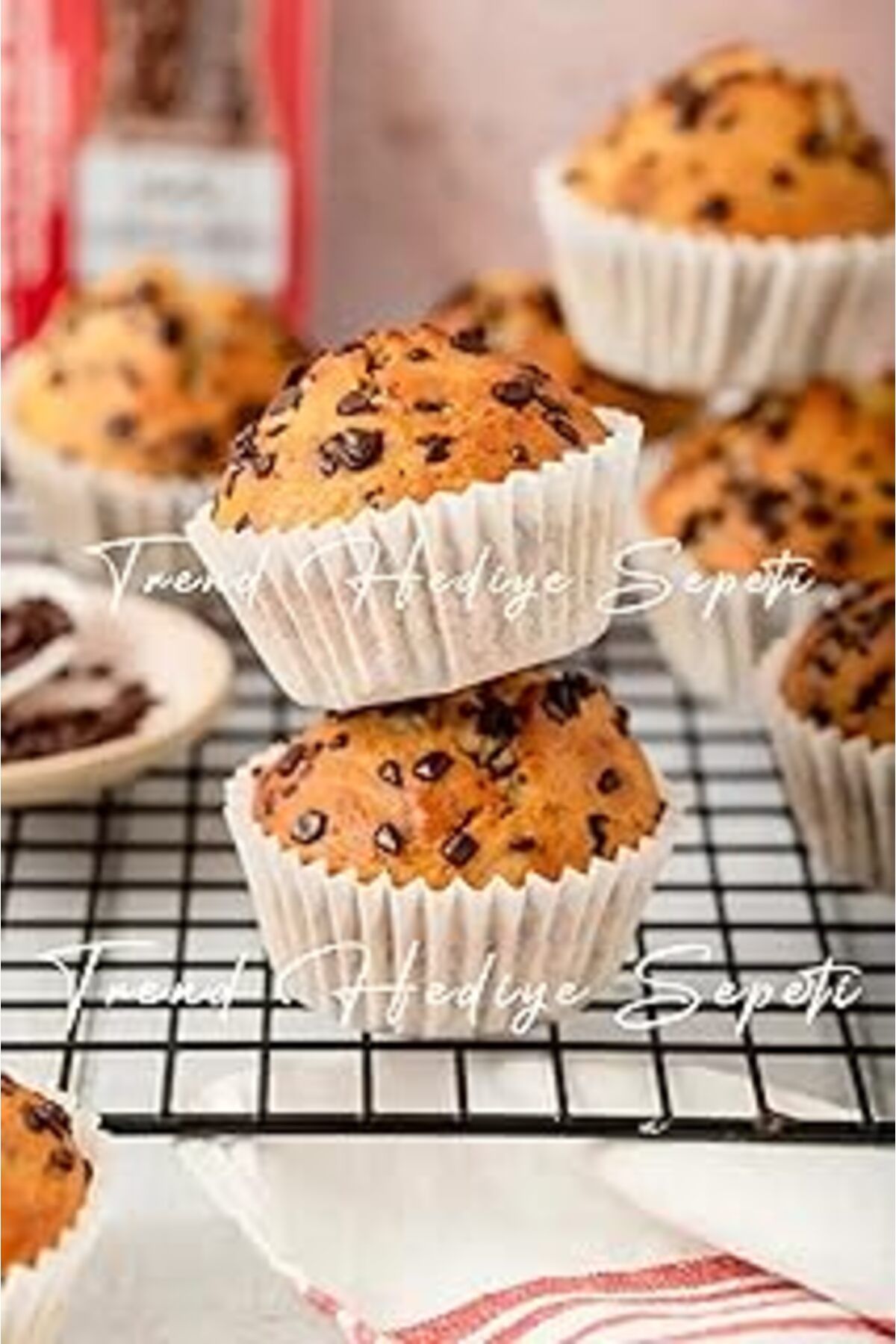 ebadi Trend Takribi 100 Adet Orta Boy Beyaz Muffin Kek Kalıbı 40X30 Mm, Cupcake Kağıdı, Bro