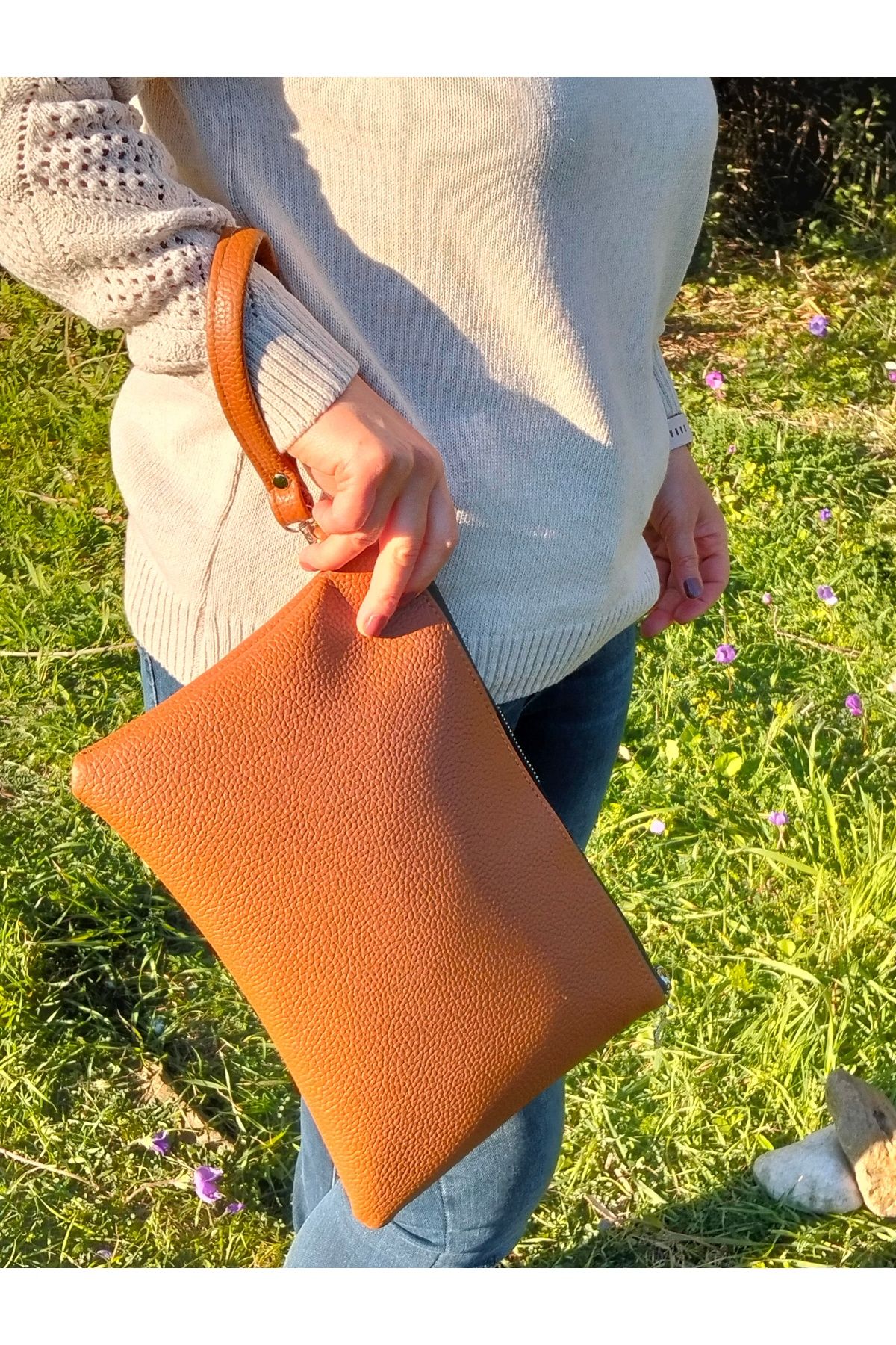 Nüveden Kadın Düz Desenli El Askılı Portföy Clutch Çanta