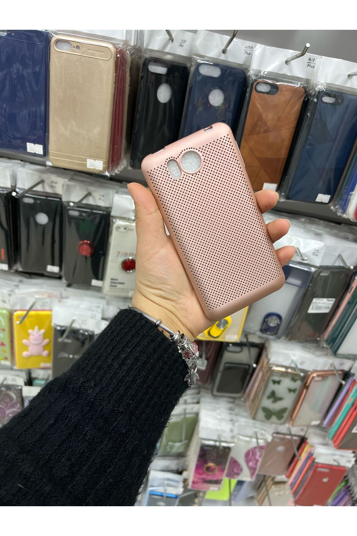 TECNOTREND VESTEL VENÜS V3 (5580) DELİKLİ SİLİKON KILIF