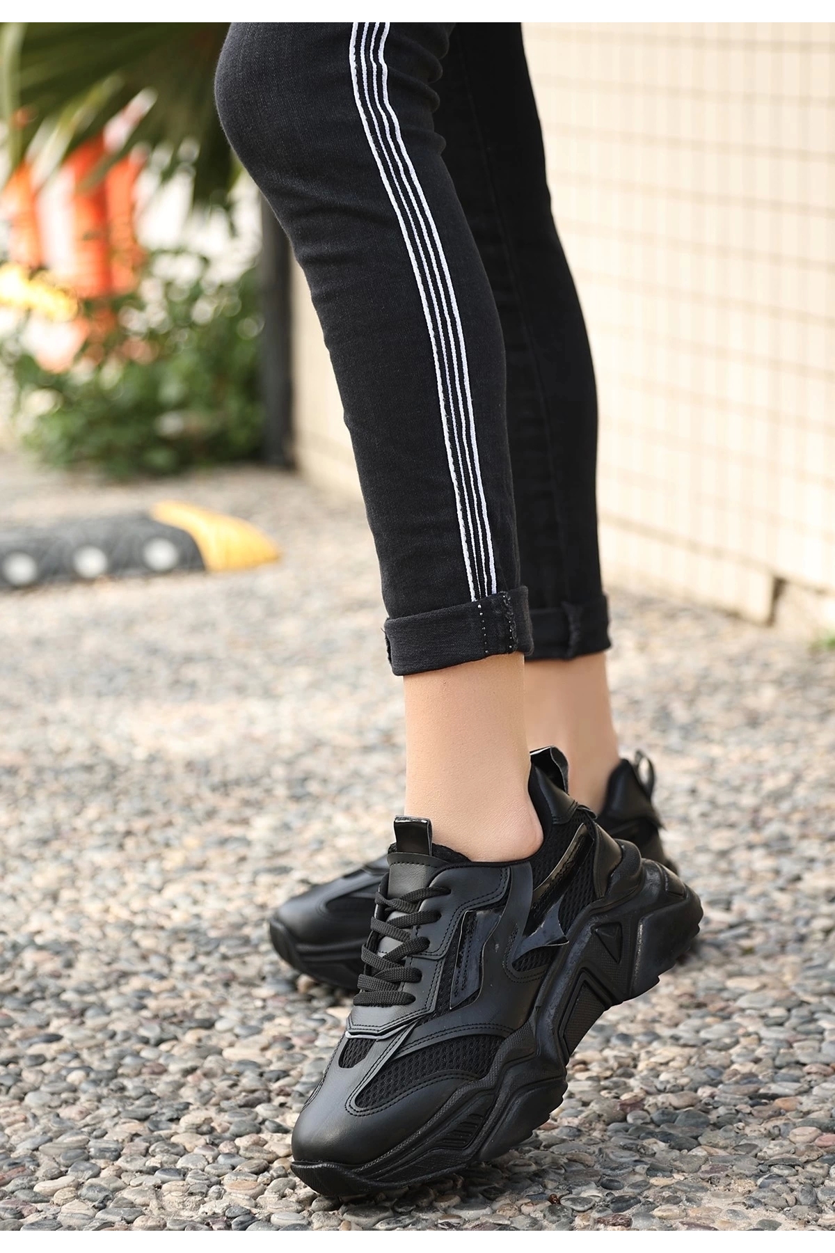 Gold Dica Siyah Cilt Bağcıklı Spor Ayakkabı