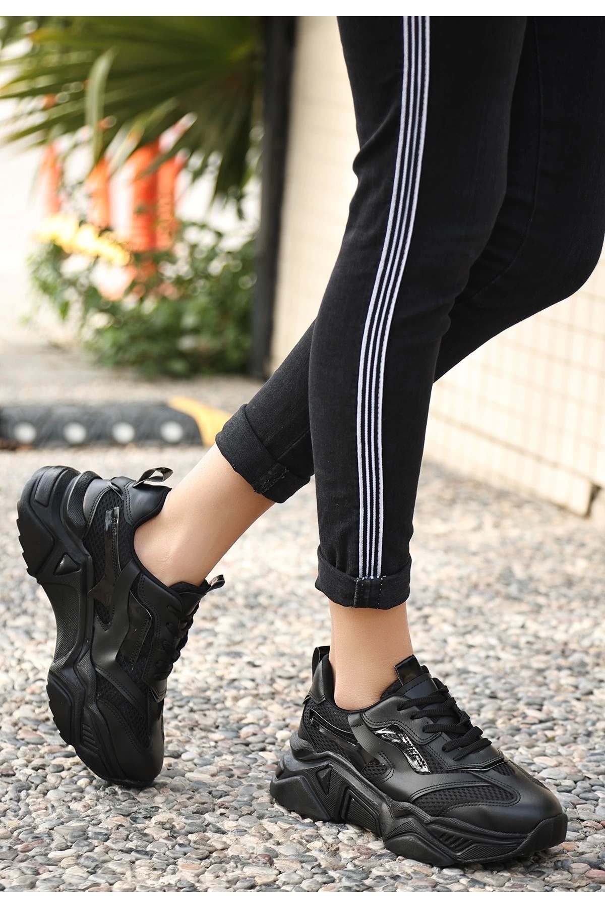 Gold Dica Siyah Cilt Bağcıklı Spor Ayakkabı