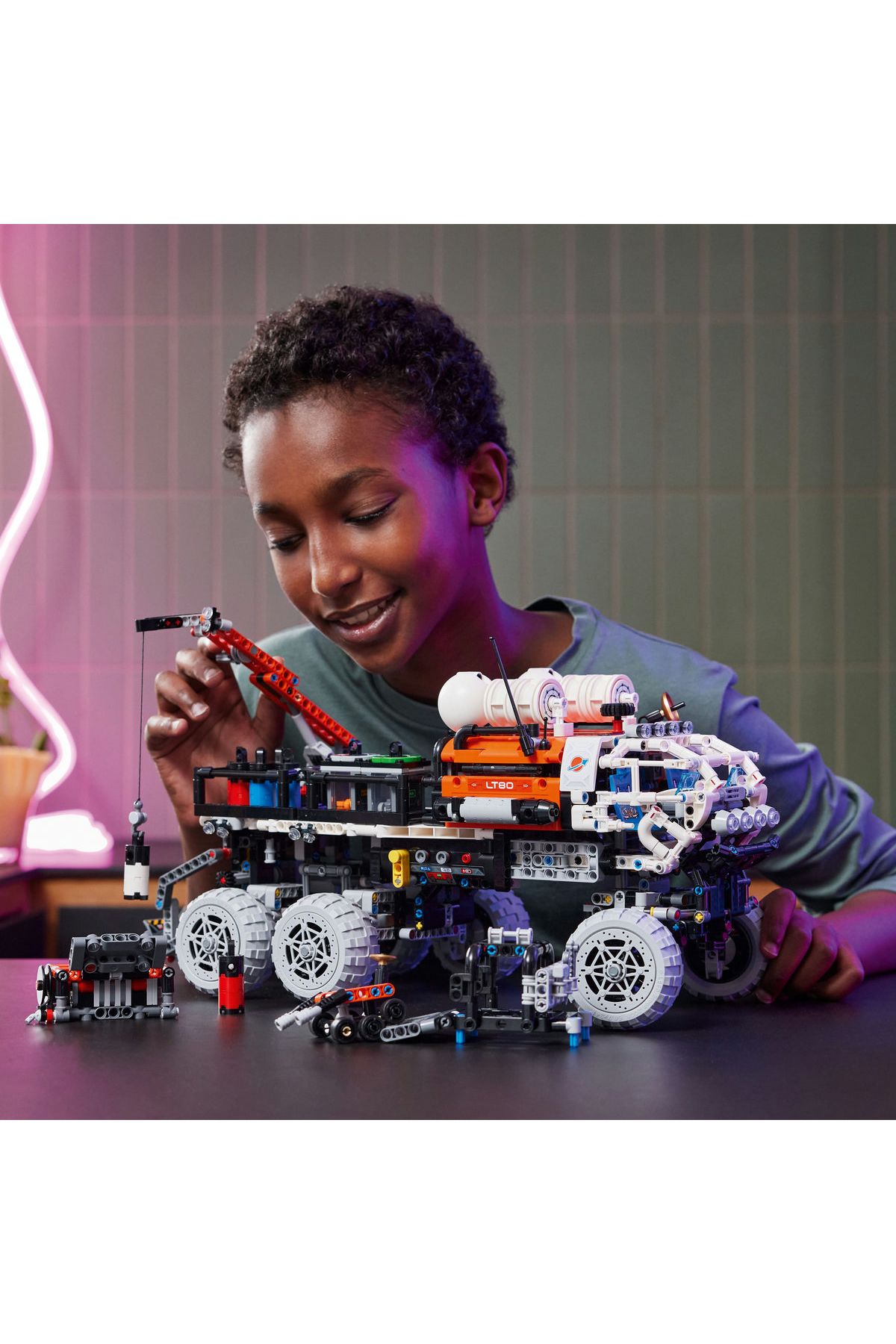 LEGO-® Technic Vehiculul Mars Team Discovery 42180 - Set de construcție pentru vârste de la 11 ani în sus (1599 PIESE) 4