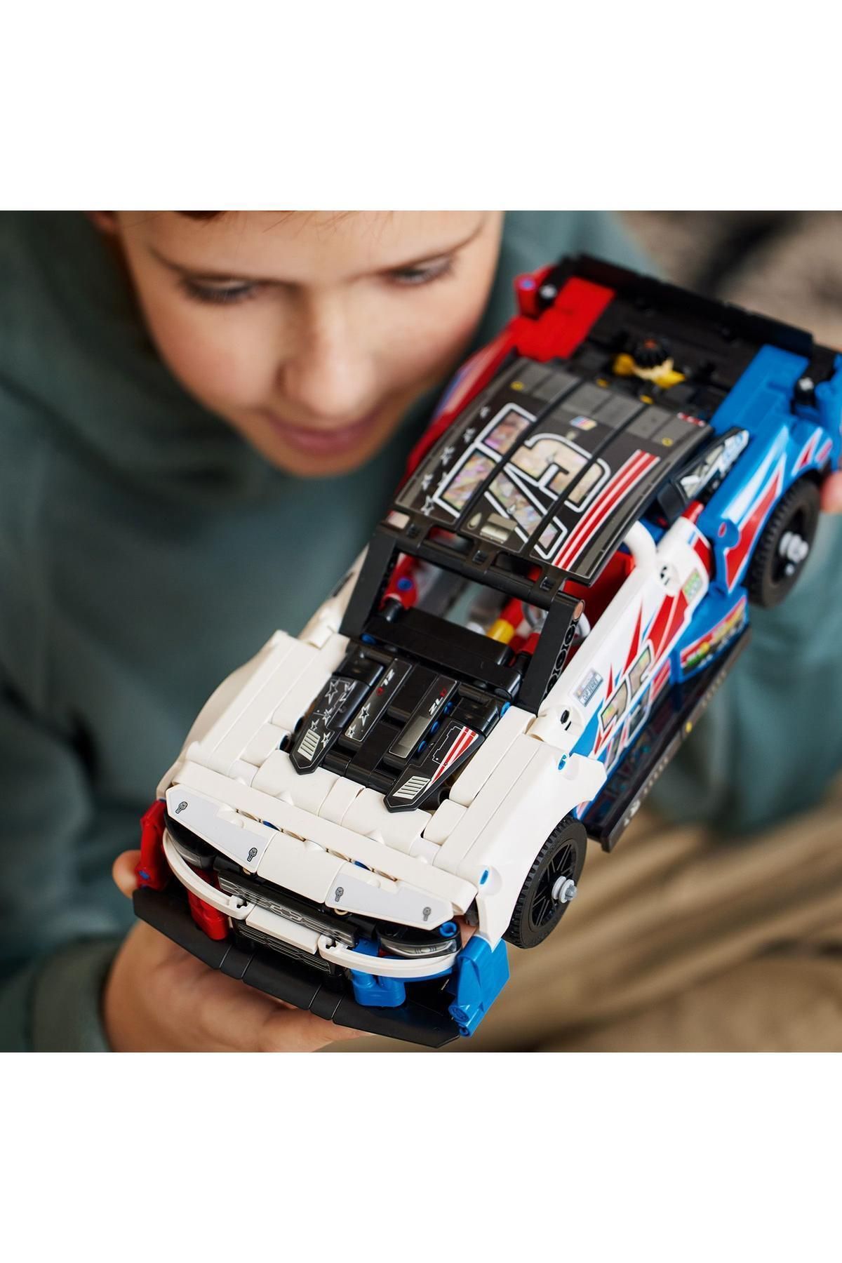 LEGO-Technic Nascar ® Chevrolet Camaro Zl1 42153 - Set de construcție pentru copii (672 piese) 7