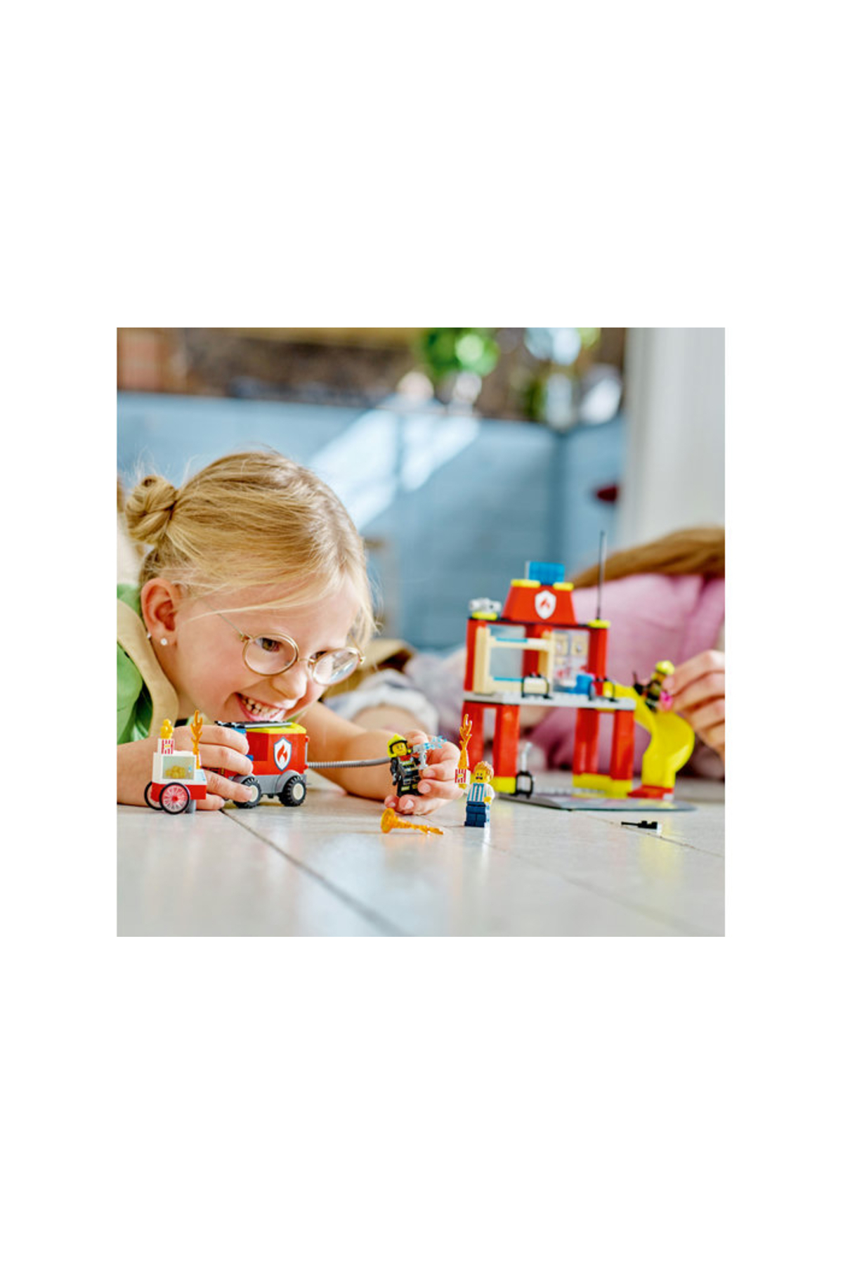 ایستگاه آتش‌نشانی شهری و خودروی آتش‌نشانی ۶۰۳۷۵ – مجموعه ساختنی برای سنین ۴ سال به بالا (۱۵۳ قطعه)