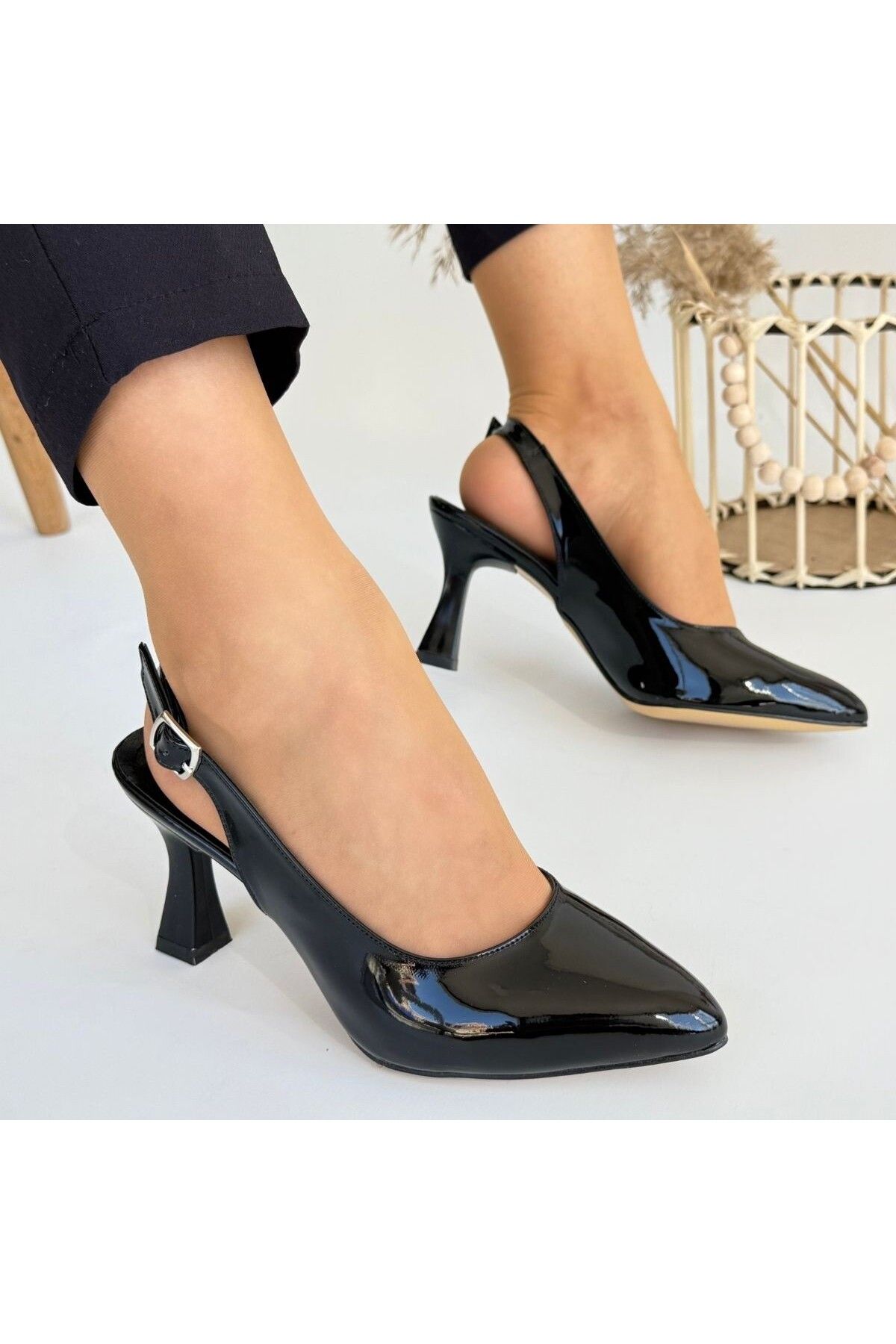Moka Shopin-Mokashopin Ester Black Patent Leather Heeled Shoes 4