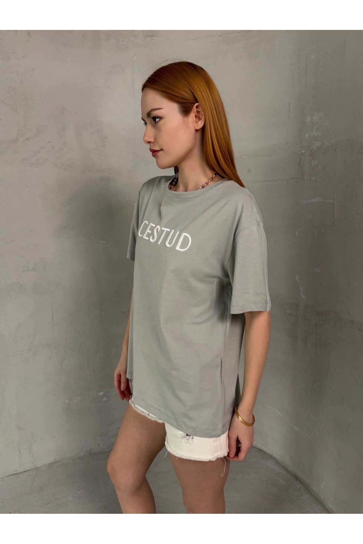 Cappmoda-T-907 Painting Gray White Cestud Lettering Embroidered Short Sleeve Cotton T-Shirt 2