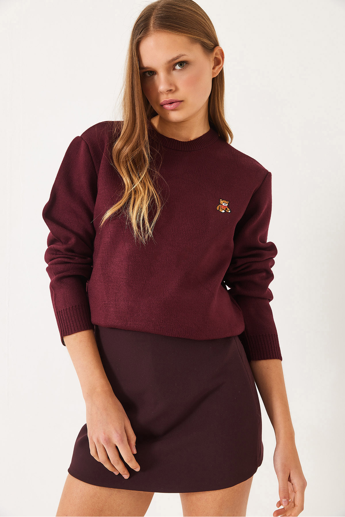 LUCCI Embroidered Crew Neck Sweater 2