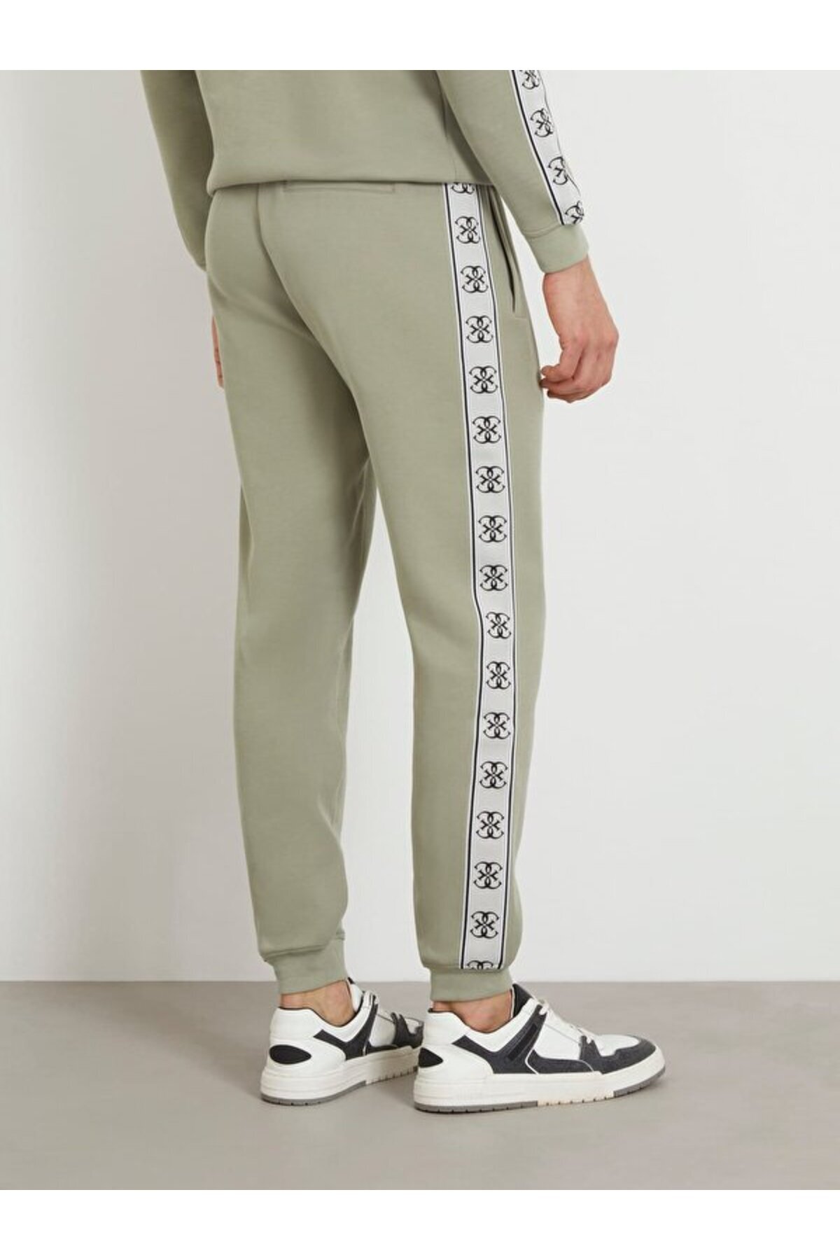 Guess-Mickey Men's Active Regular Fit Sweatpants 3