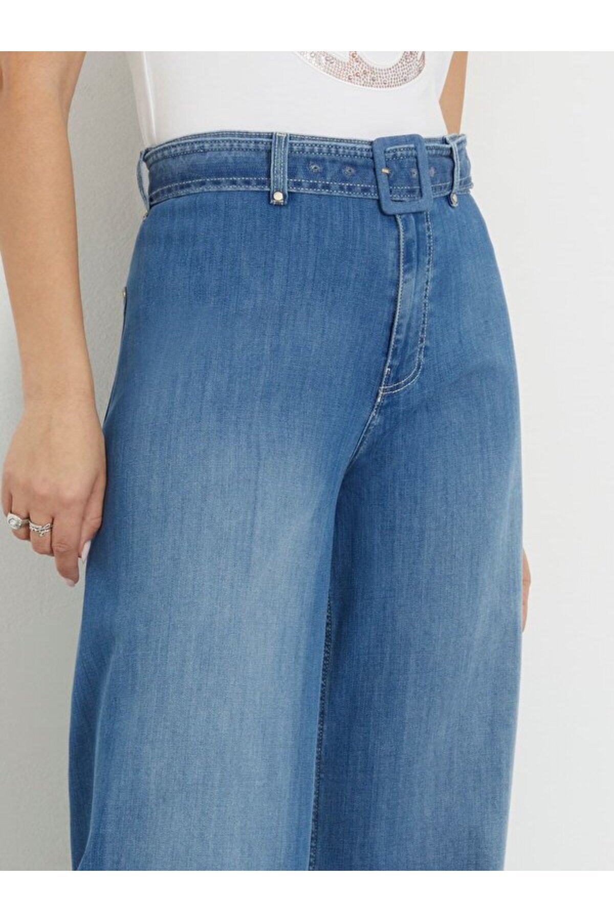 Guess-Dakota Γυναικεία κανονική εφαρμογή Jean 4