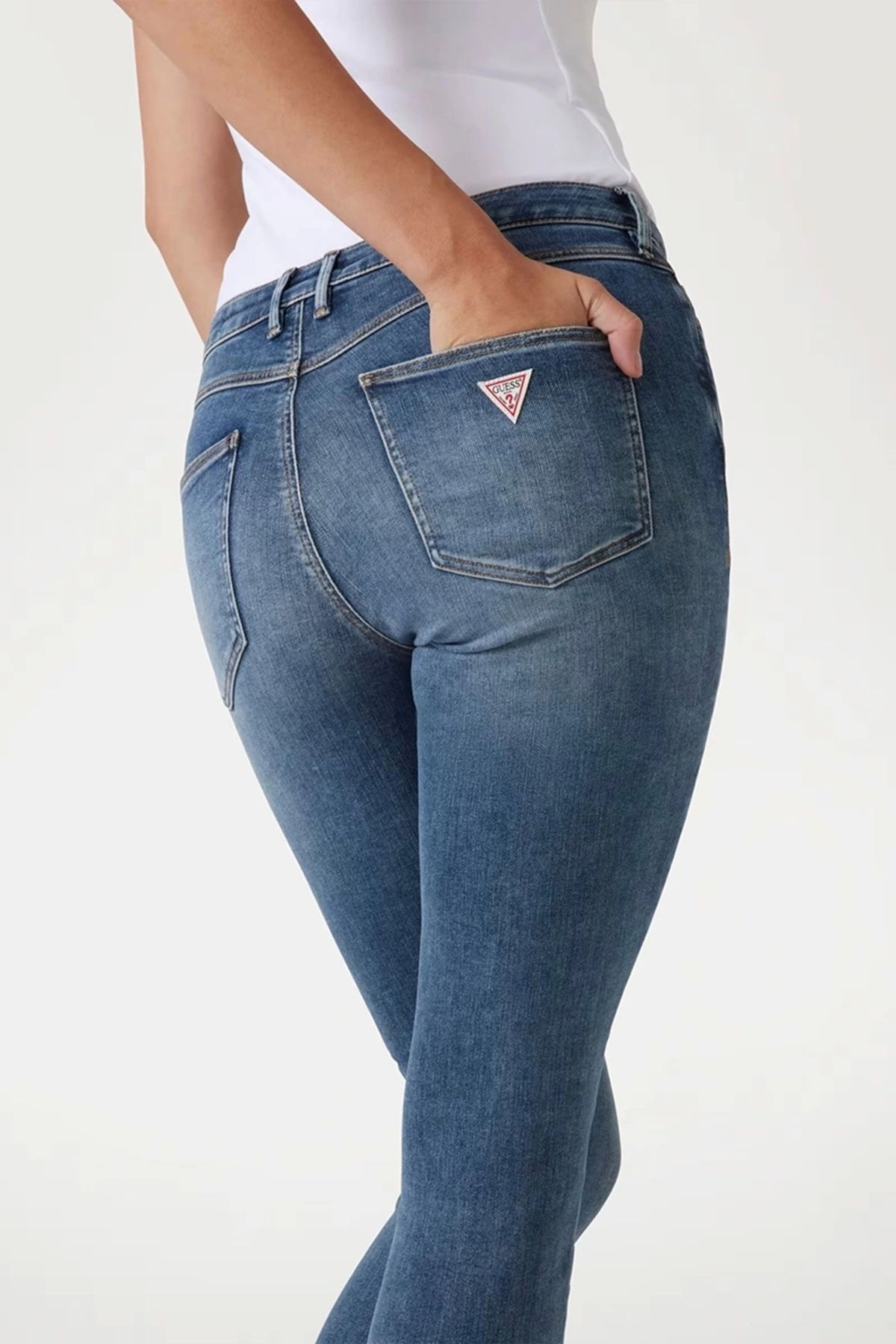 Guess-1981-es Skinny Jeans modell 4