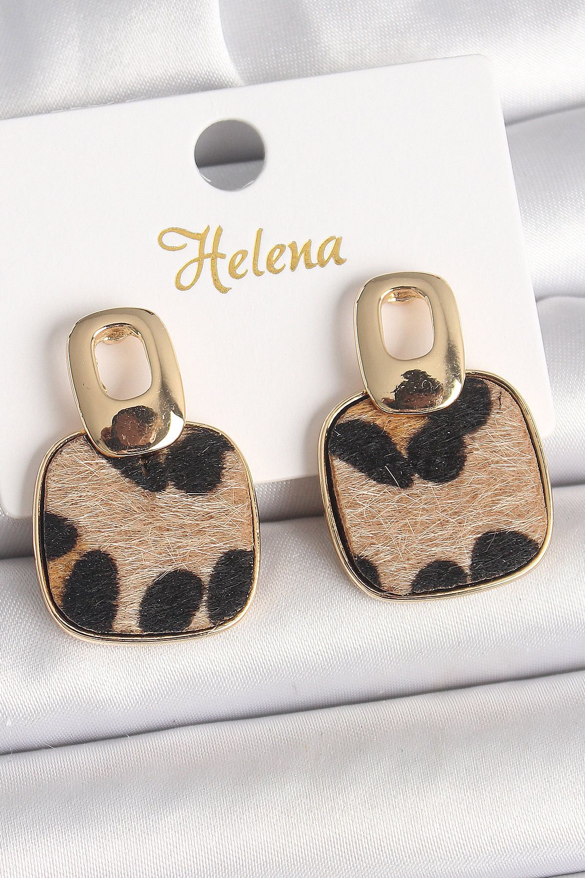 New Things Pirinç Gold Renk Sallantı Kare Leopar Model Kadın Küpe