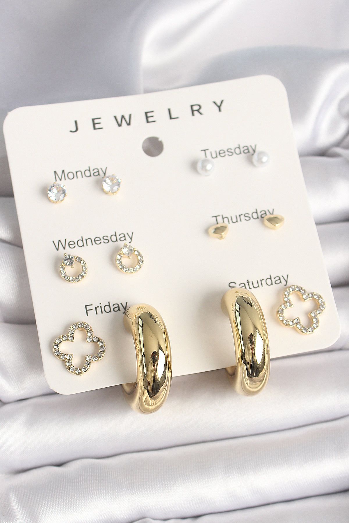 New Things Pirinç Gold Renk Zirkon Taşlı Yonca Halka Figür 7 Li Set Kadın Küpe