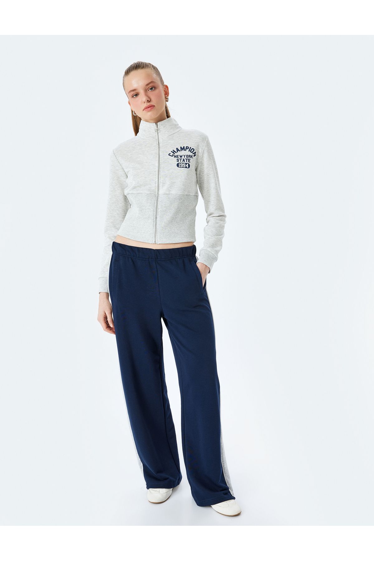 Koton Yeni Sezon Şardonlu Kolej Baskılı Dik Yaka Uzun Kollu Fermuarlı Sweatshirt