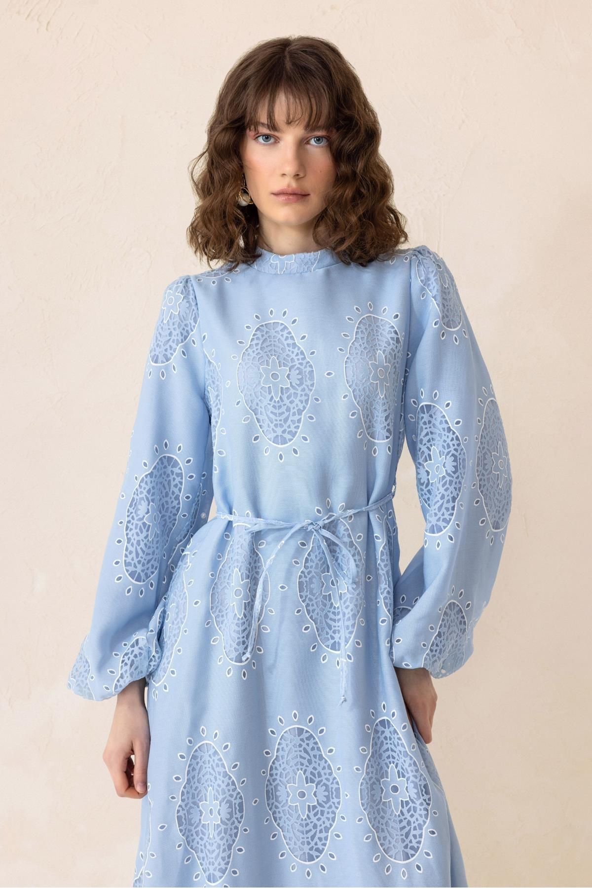 Olcay-Rochie lungă cu mâneci și gura adunată cu detaliu guipur ALBASTRU 9301-E 5