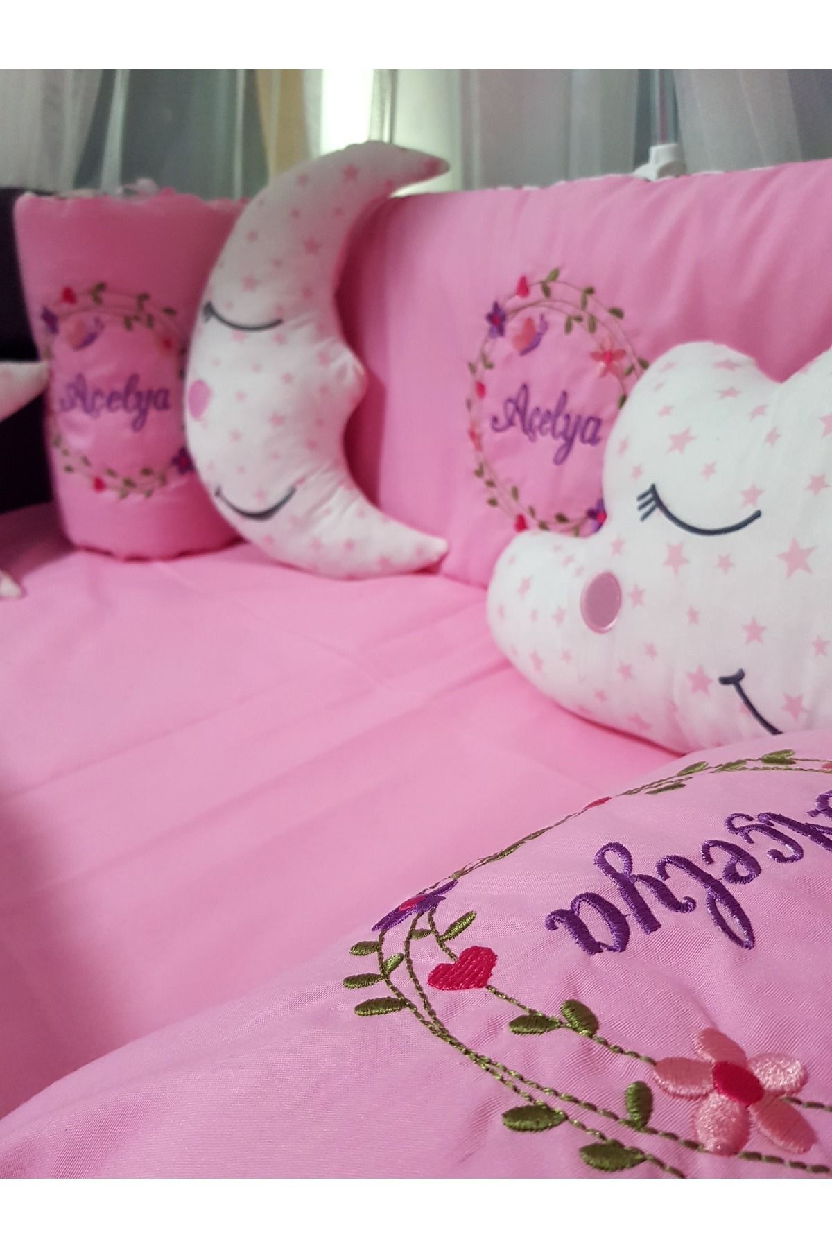 Baby Clime 70x110 Nakışlı Bebek Uyku Seti Isimli - Lüks Cibinlik Ve Aparat - Çiçek Kelebek Motifli fotoğrafı 7 (önizleme)