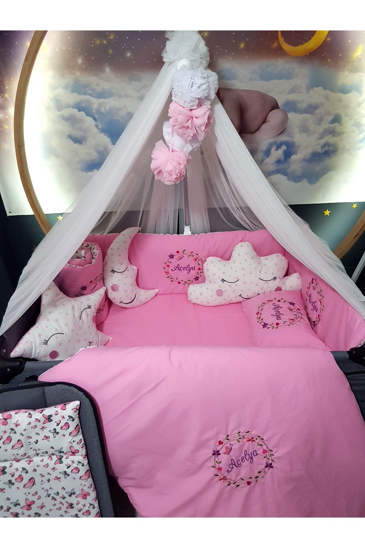 Baby Clime 70x110 Nakışlı Bebek Uyku Seti Isimli - Lüks Cibinlik Ve Aparat - Çiçek Kelebek Motifli fotoğrafı 2 (önizleme)