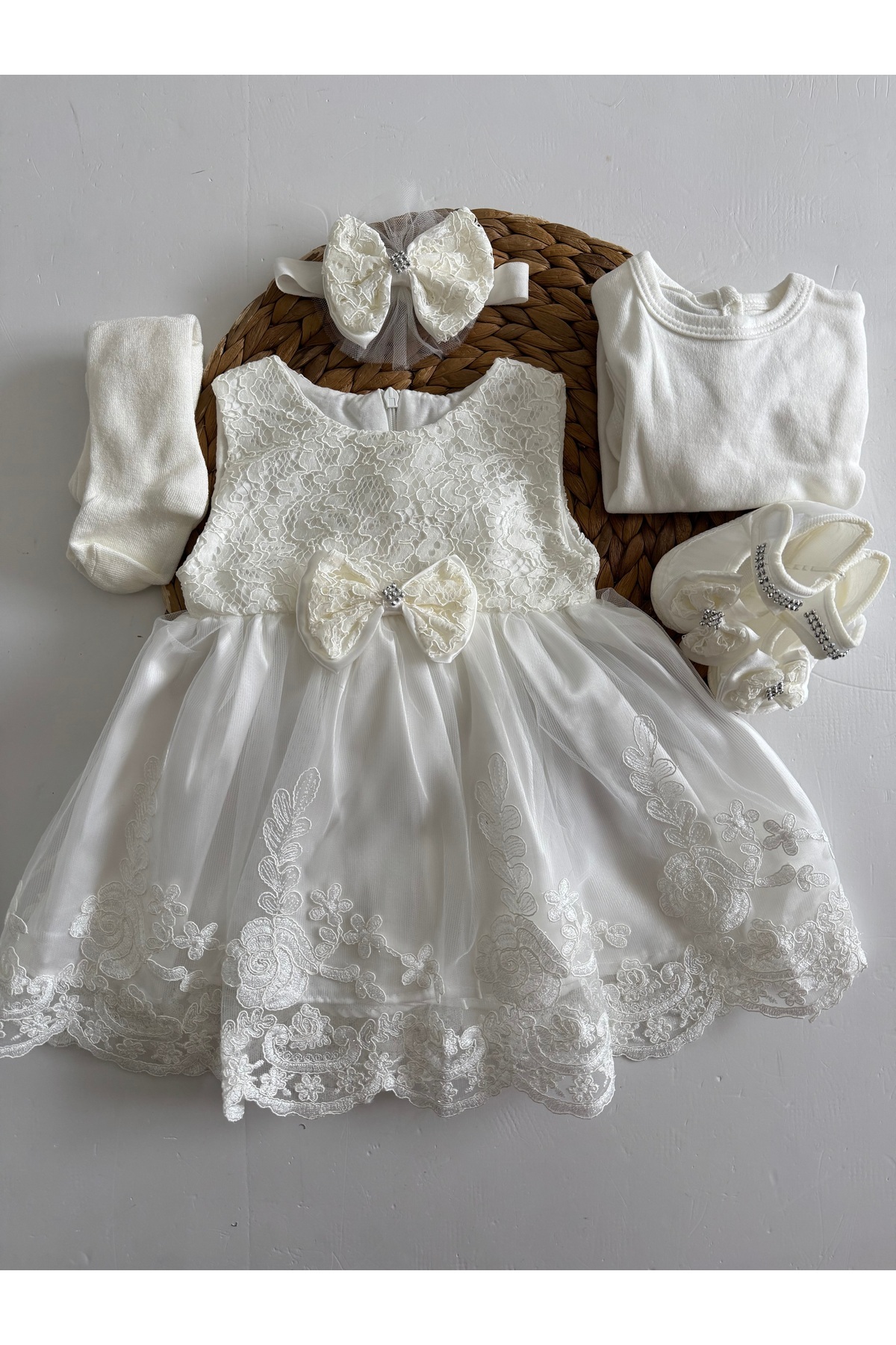 PİLEKİ BABY Kız Bebek Yenidoğan  Gelinlik Prenses Elbise 5 parça Mevlütlük Set Uzun Kollu Dantelli Elbise fotoğrafı 3 (önizleme)