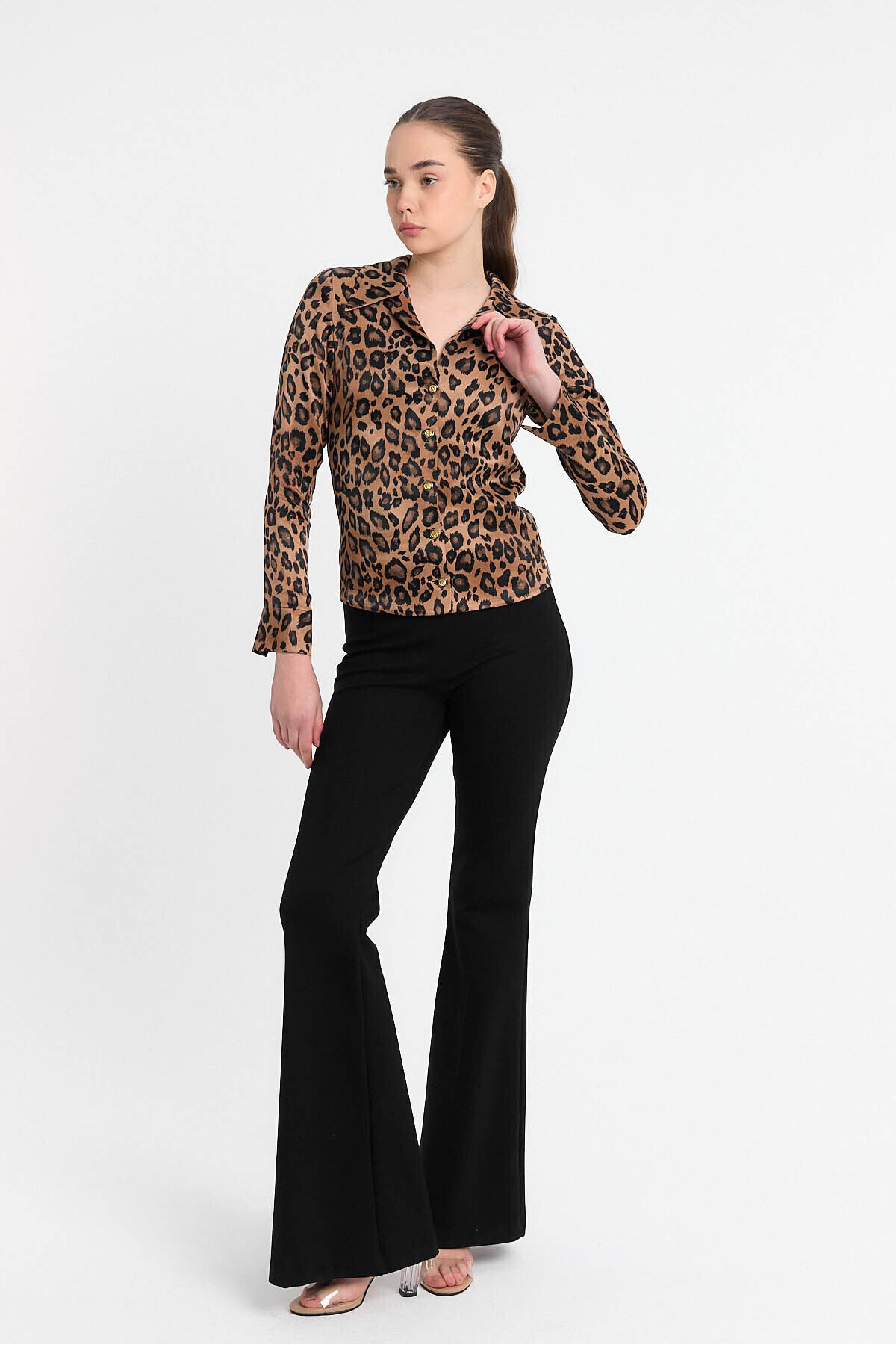 Laranor-Leopard Pattern Satin Shirt Day - Night Chic 25L8021 3