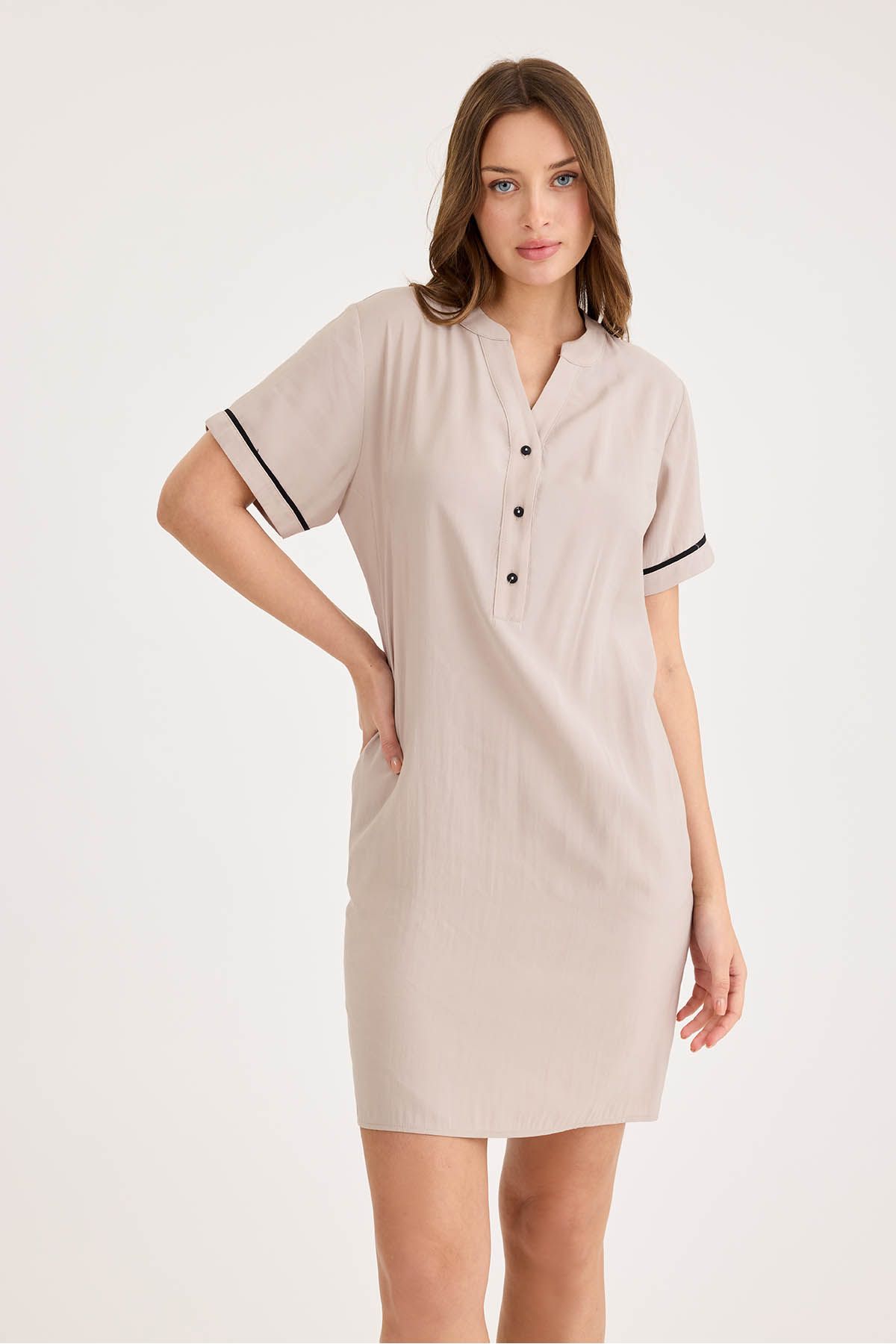 Vitrin-Judge Collar Buttoned Short Sleeve Pocket Dress 4