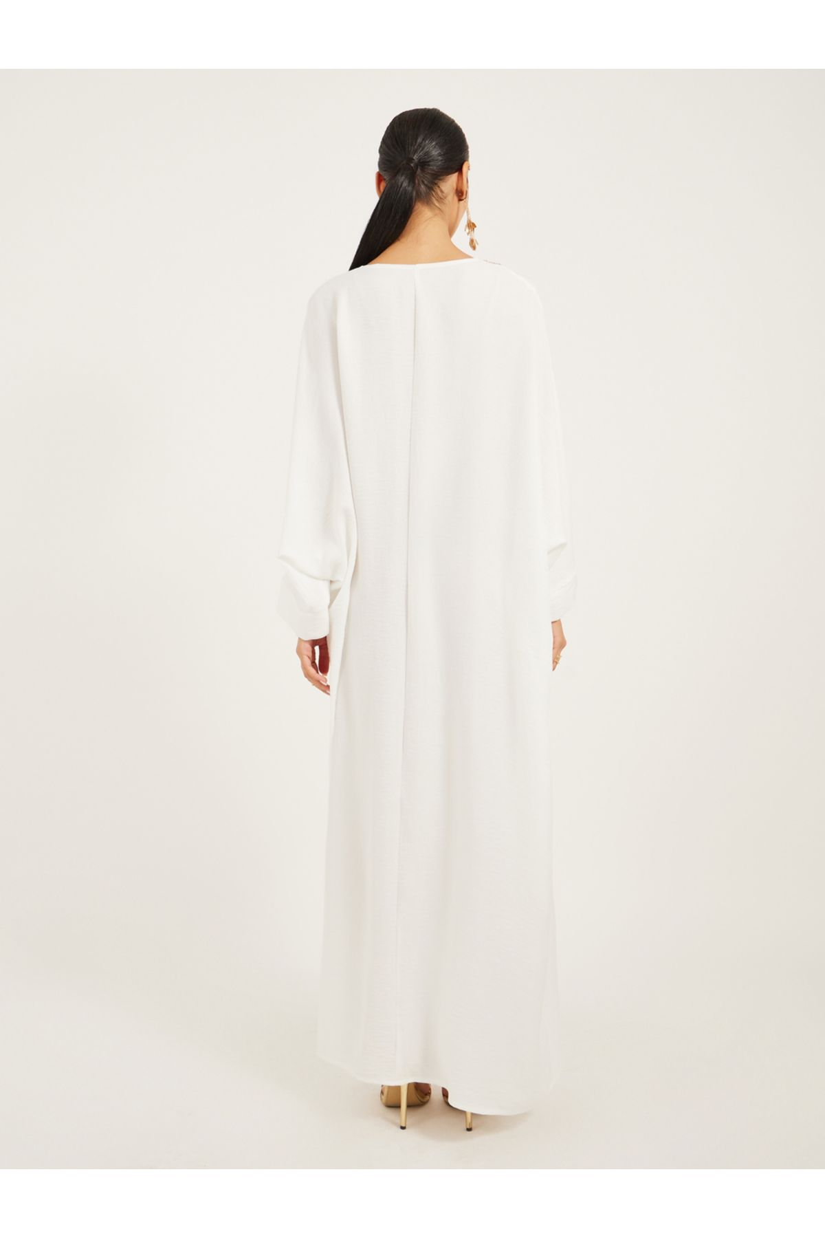 Styli-Embroidered V-Neck Batwing Sleeve A-Line Jalabyia 5