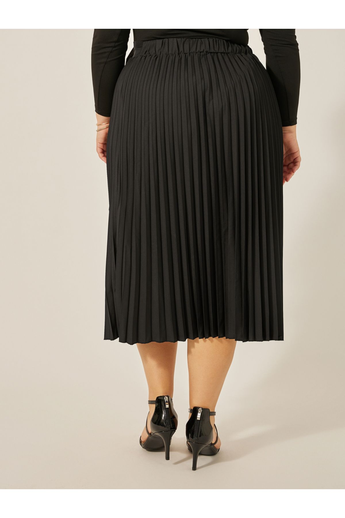 Styli-Plus Size Overlap Wrap A-Line Midi Skirt with Pleated Detail 4