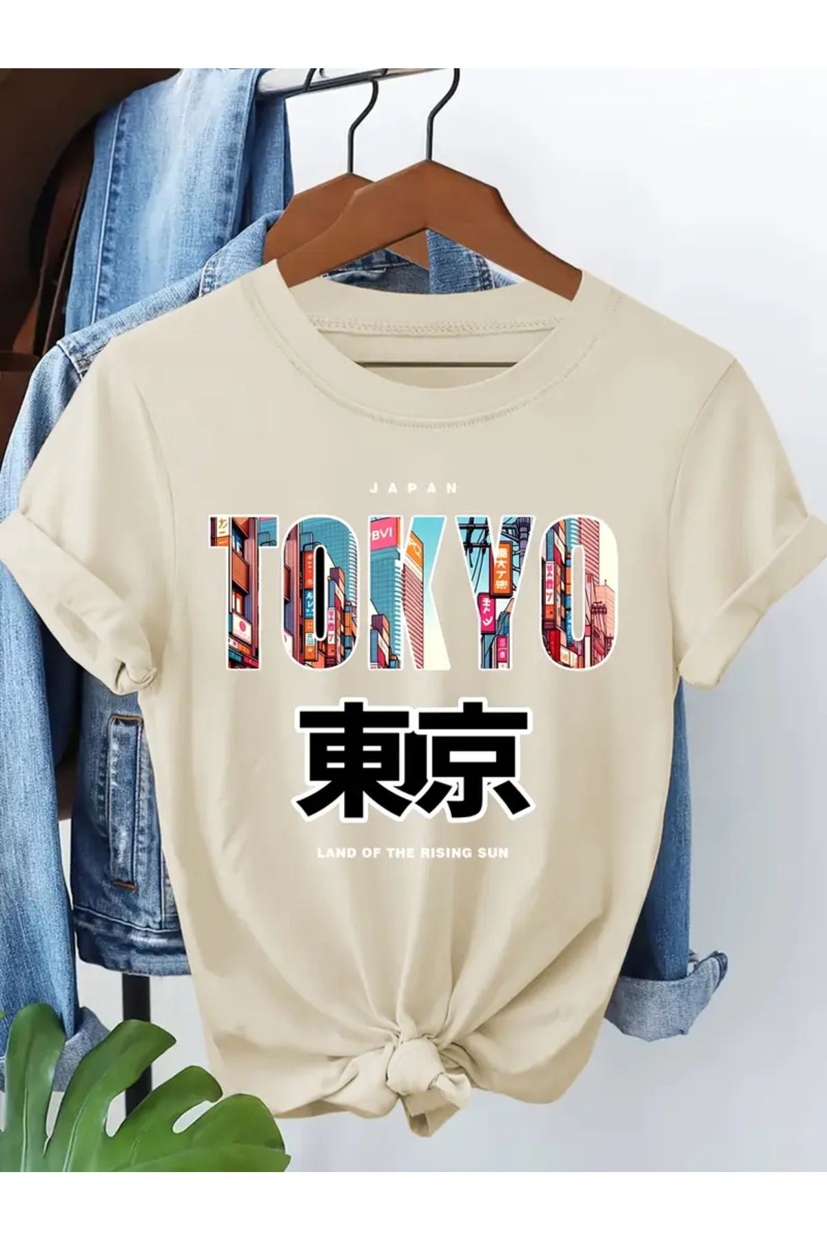 LEIVOR Tokyo Baskılı Kadın T-shirt