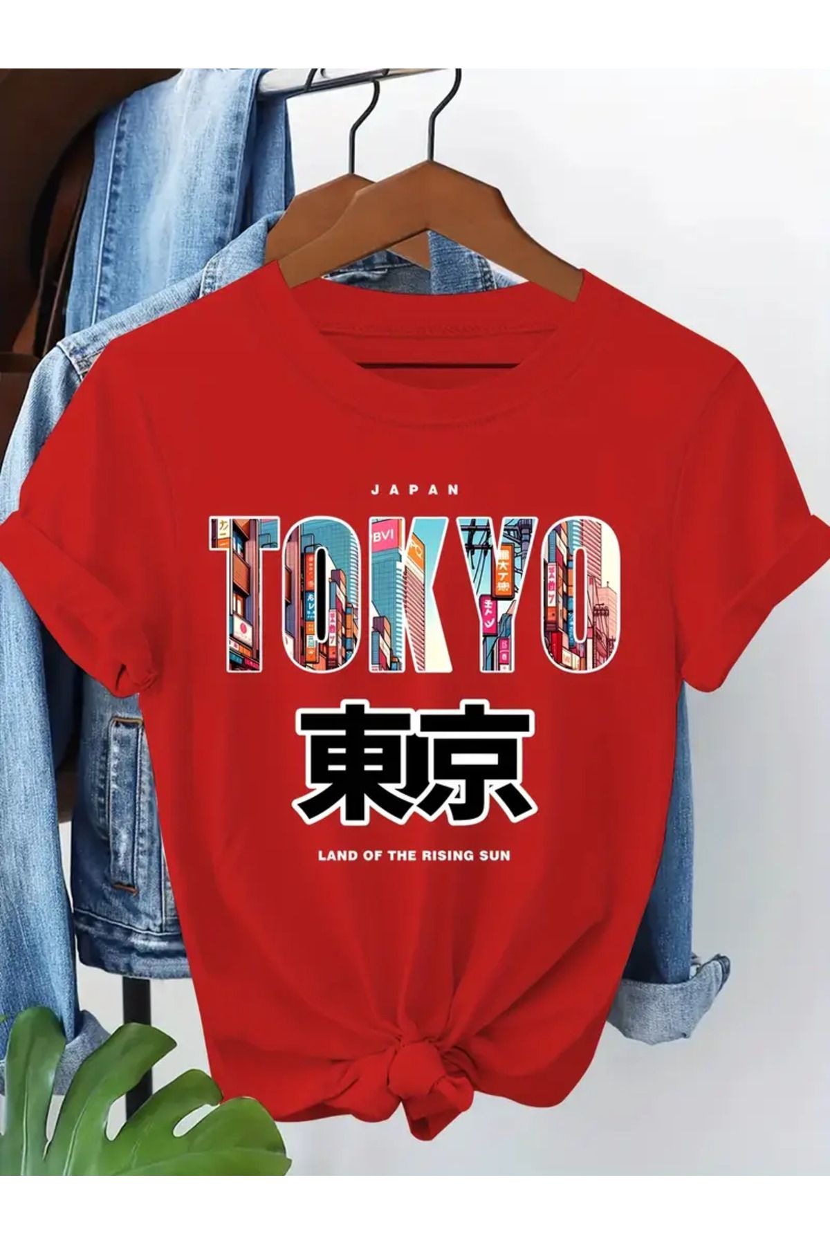 LEIVOR Tokyo Baskılı Kadın T-shirt