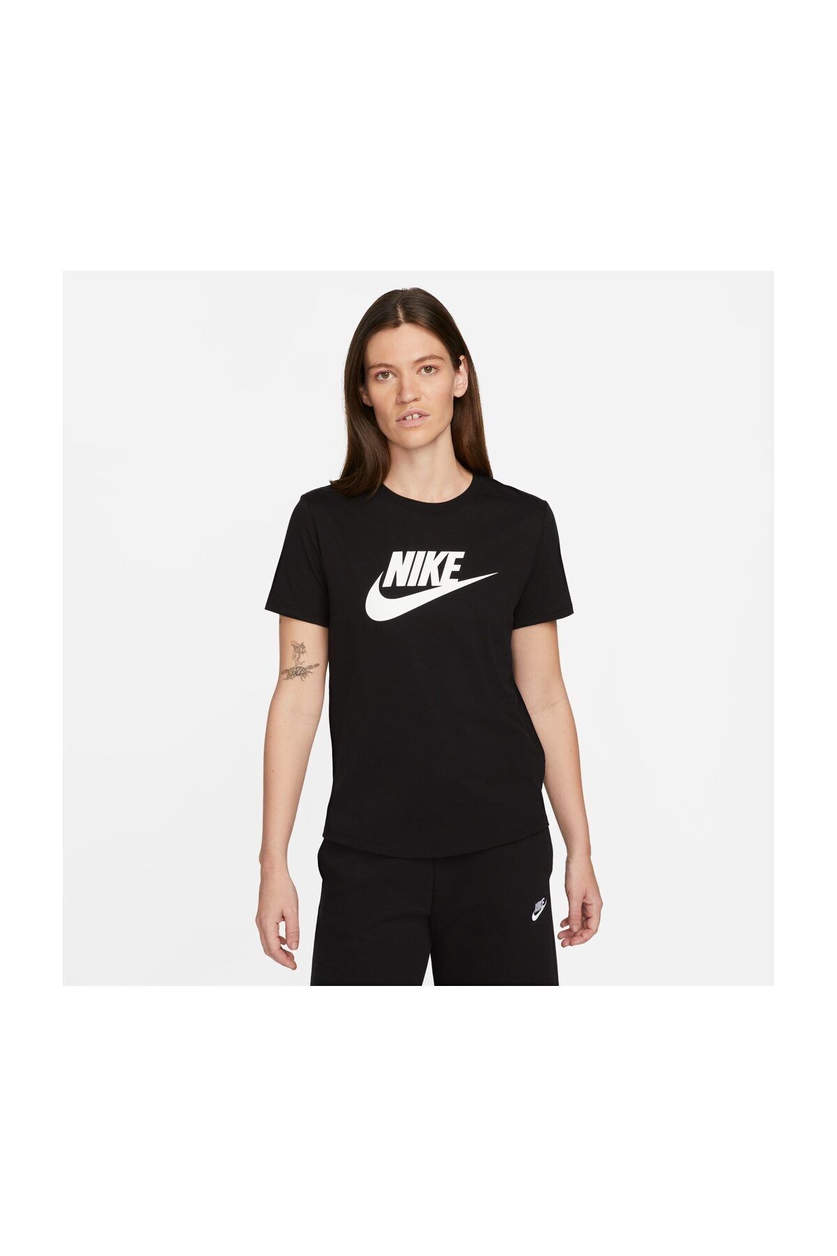 Nike-تي شيرت نسائي كاجوال من Futura - W Sportswear Tee Essential Icon 1