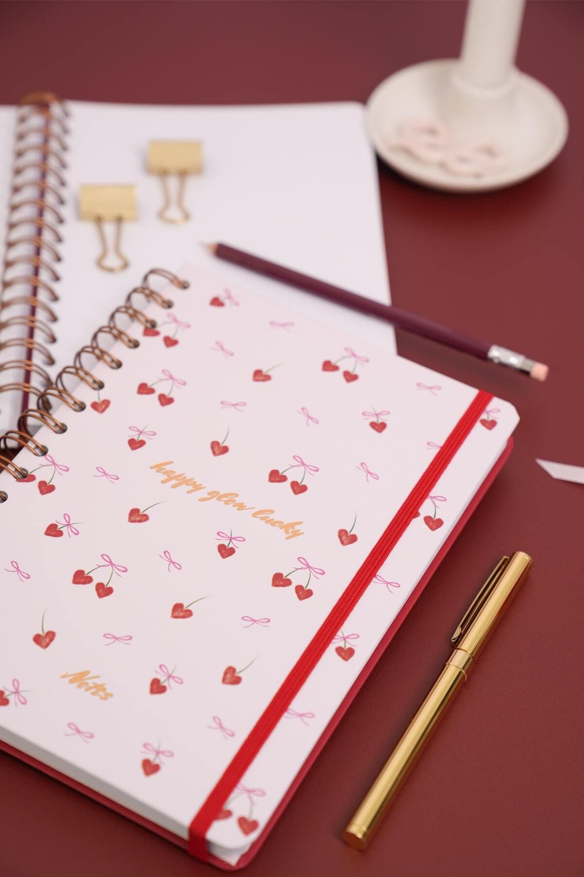 Matt Notebook-دفتر ملاحظات مسطح مقاس A5 مقاس 15 × 21 سم مع حلقة مطاطية، بدون خطوط وبدون تاريخ 4