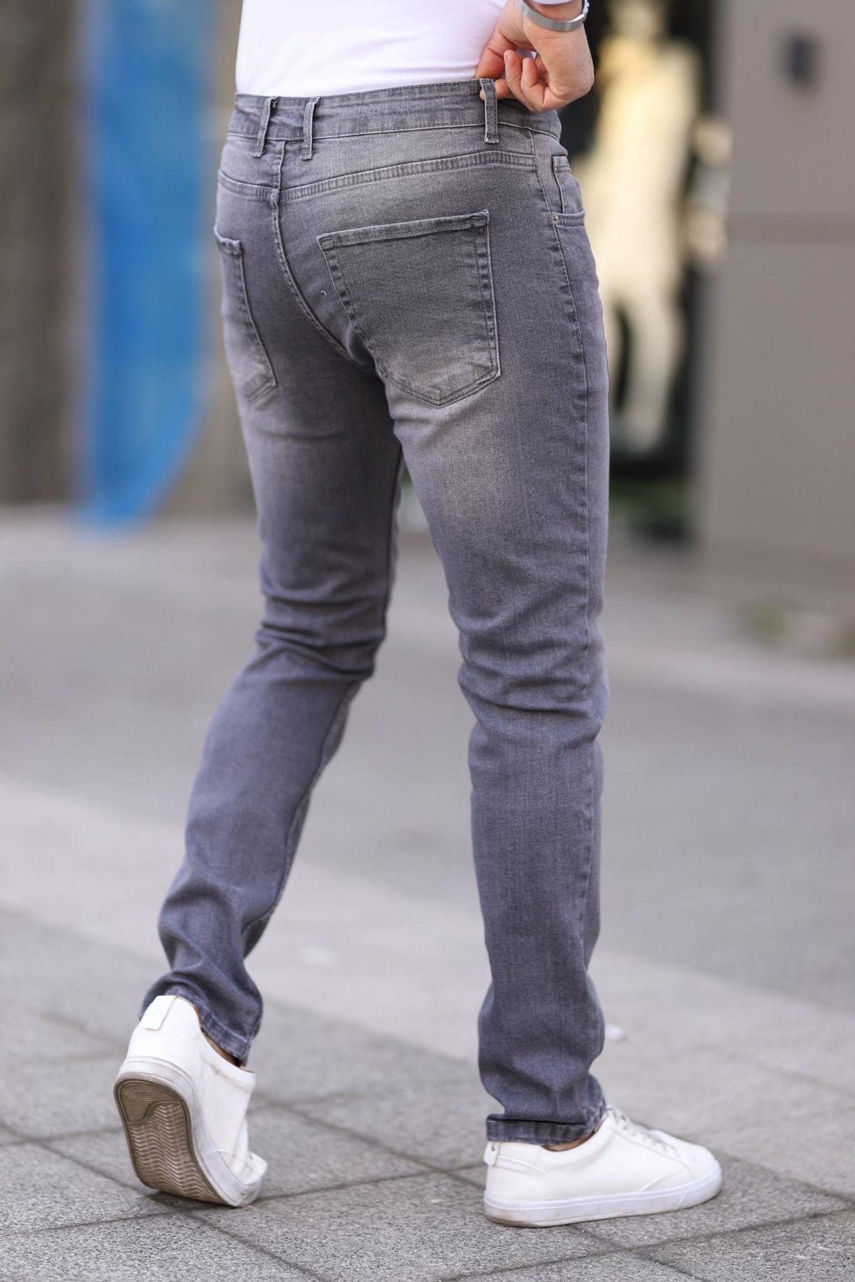 Trendyol Collection-Graue Jeans-Jeanshose aus flexiblem Stoff mit normaler Passform TMNSS25JE00001 5