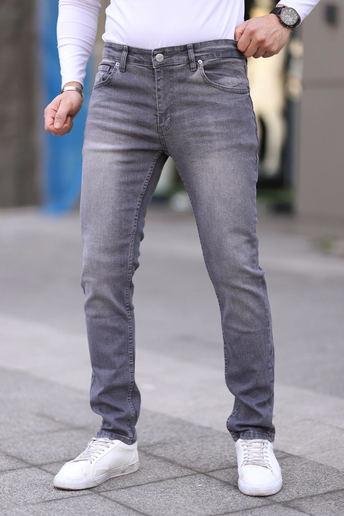 Trendyol Collection-Graue Jeans-Jeanshose aus flexiblem Stoff mit normaler Passform TMNSS25JE00001 3