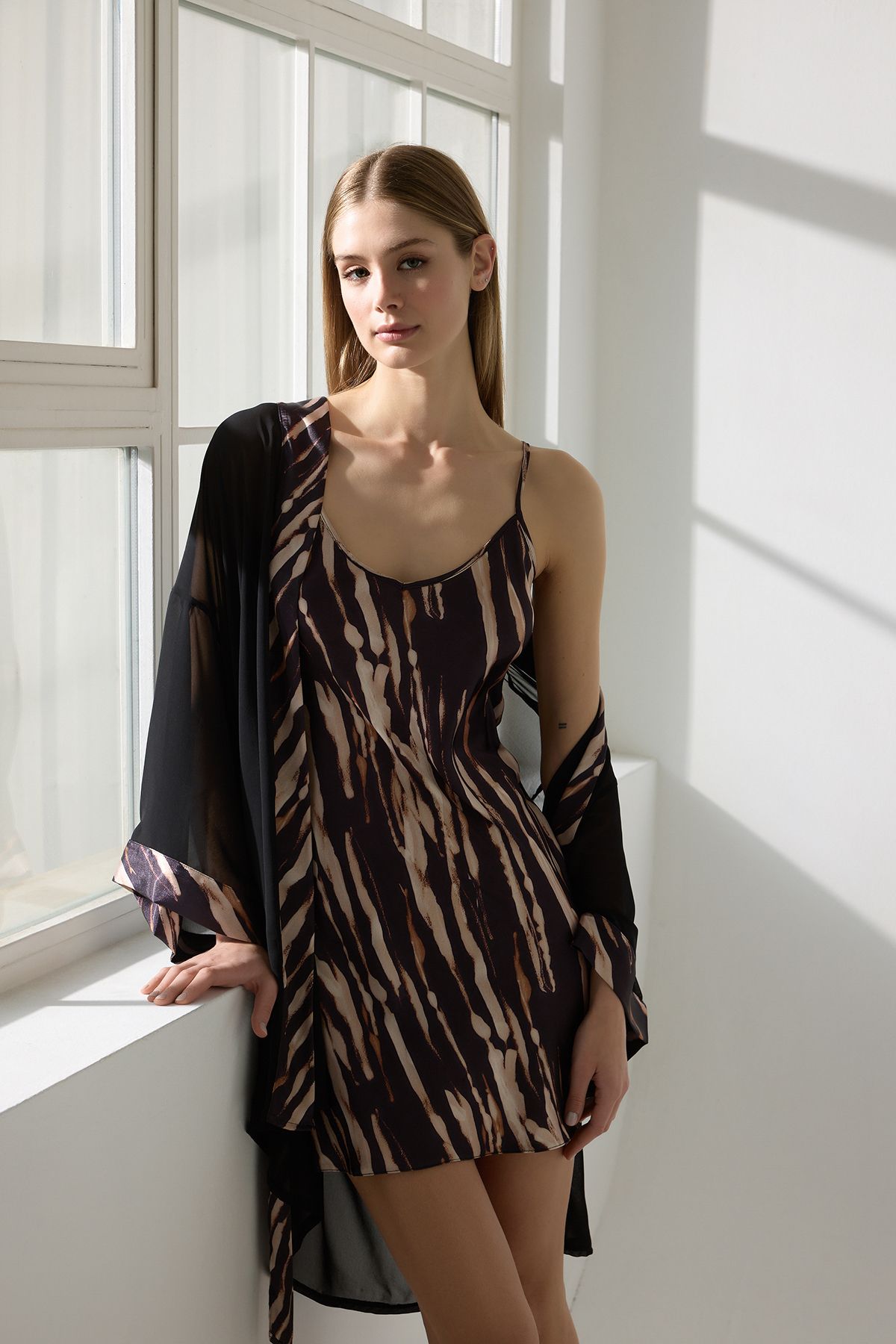 Trendyol Collection Set Mit 2 Satin-nachthemden Und Tüll-morgenkleidern Mit Leopardenmuster – für Damen - 34