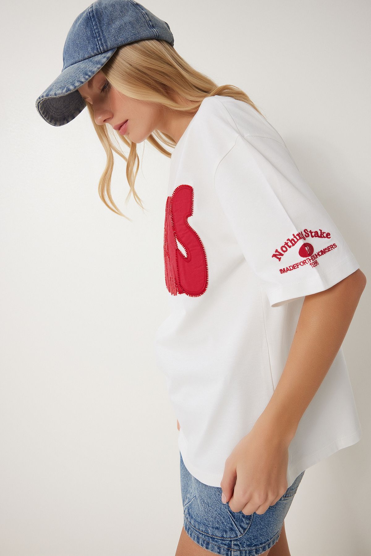 Happiness İstanbul-Damen-T-Shirt aus Baumwolle mit Slogan-Perlenstickerei in Ecru CR00463 4