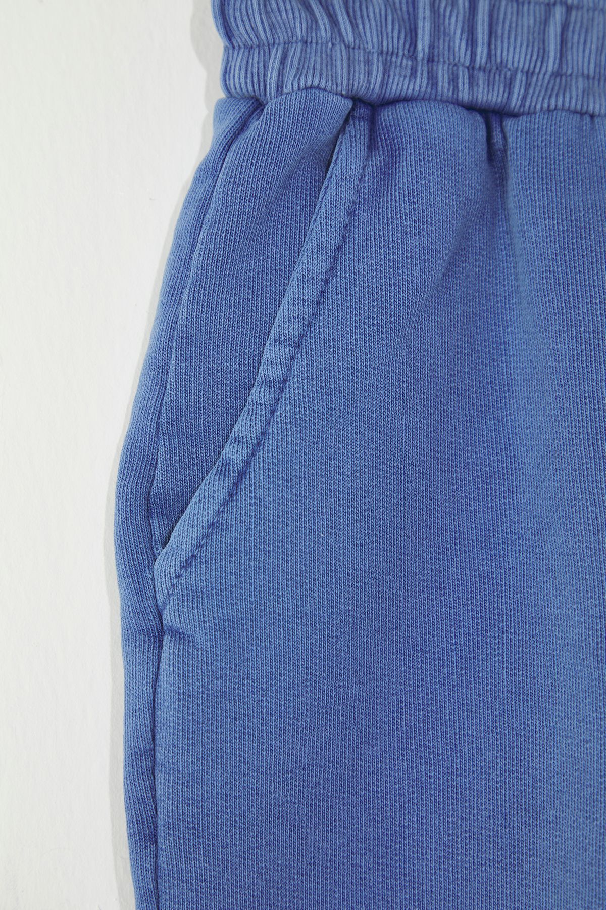 Edit by Trendyol-Modré pletené šortky a bermudy Regular Cut Thick Effect TEDSS25SR00001 2