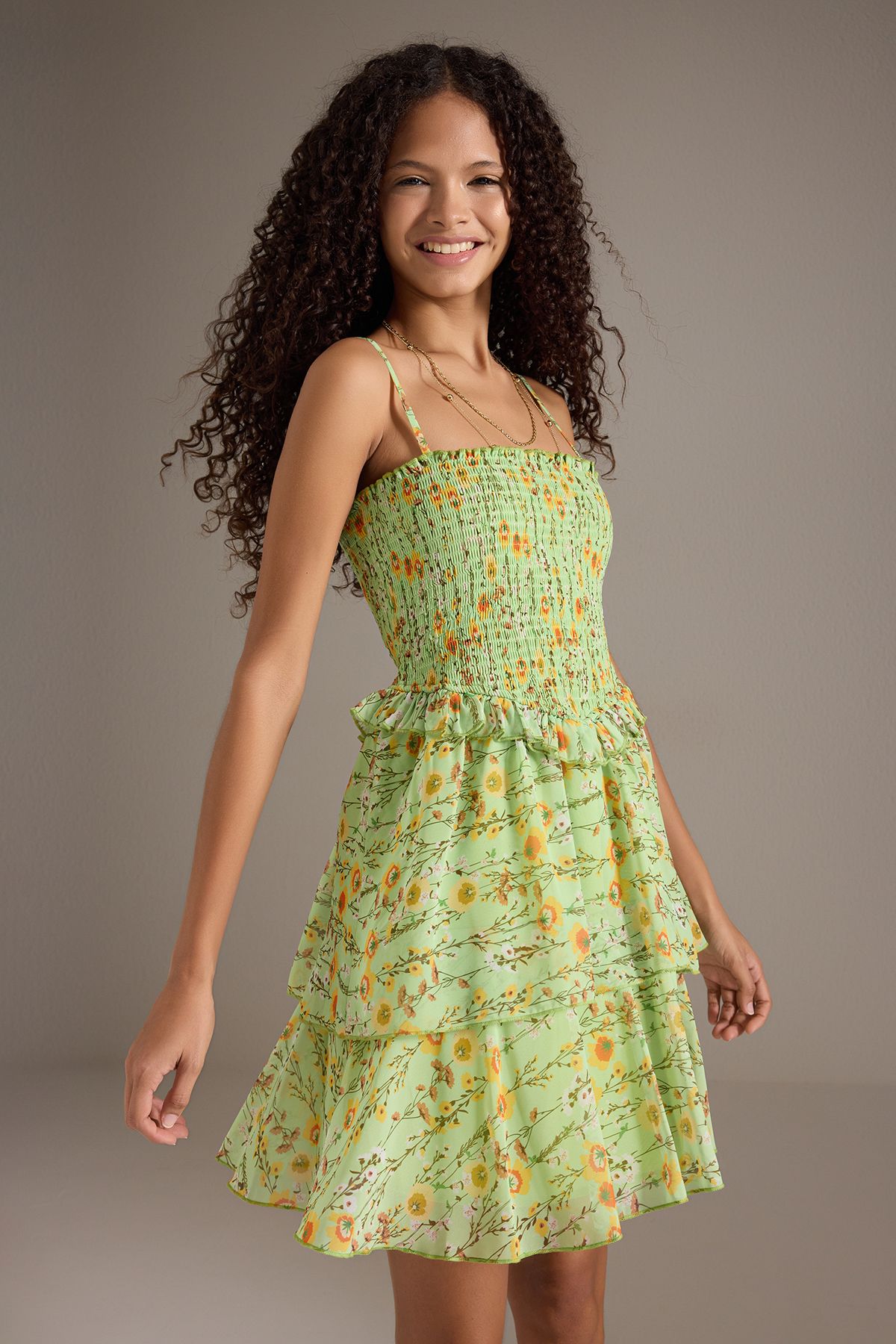 Trendyol Collection-Hellgrüner Blumenrock, tailliertes Minikleid aus Chiffon mit Gipsfutter, Flight Flight TWOSS25EL00724 2