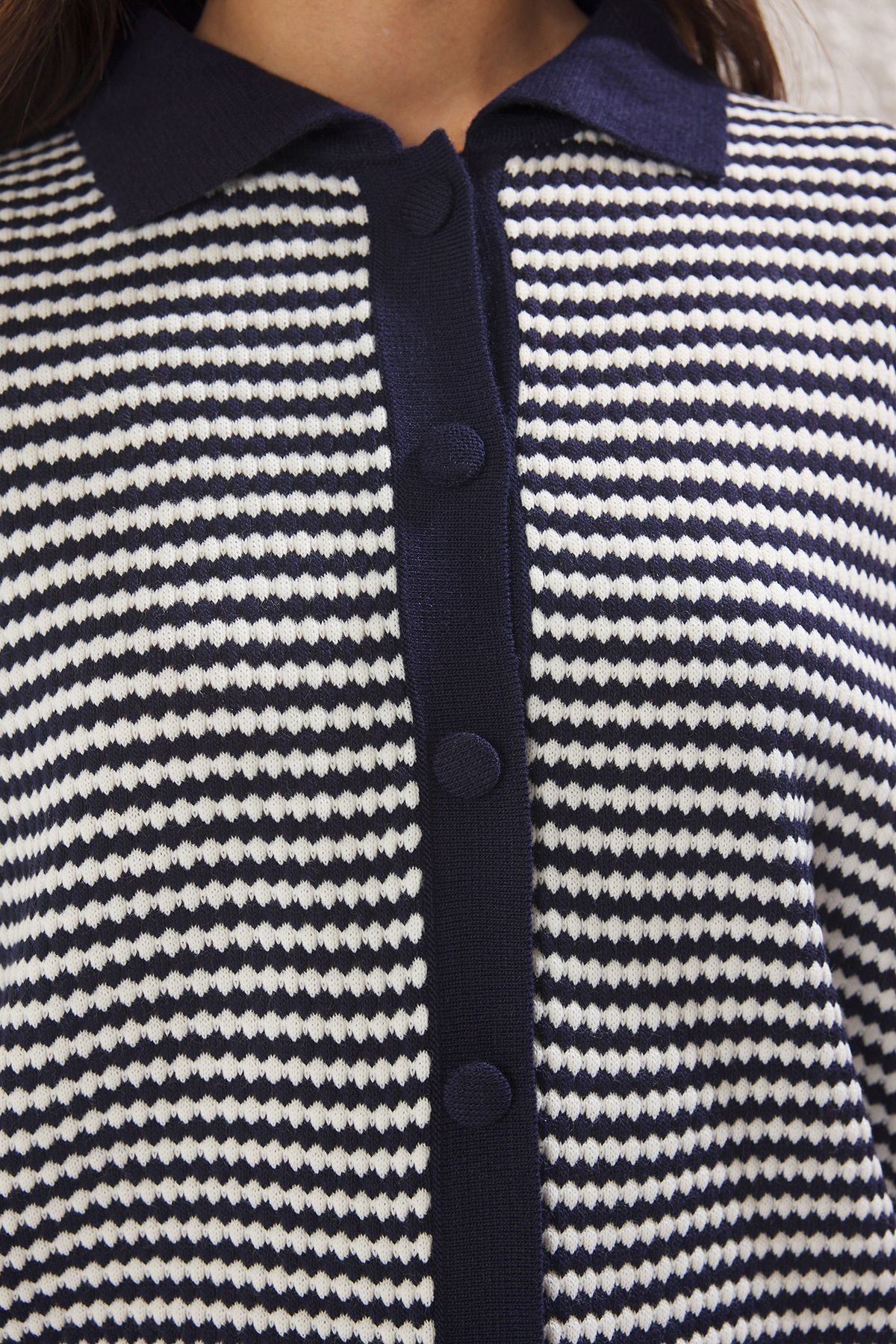 Trendyolmilla  Lacivert Polo Yaka Çizgili Triko Bluz TWOSS25BZ00183 - Görsel 5