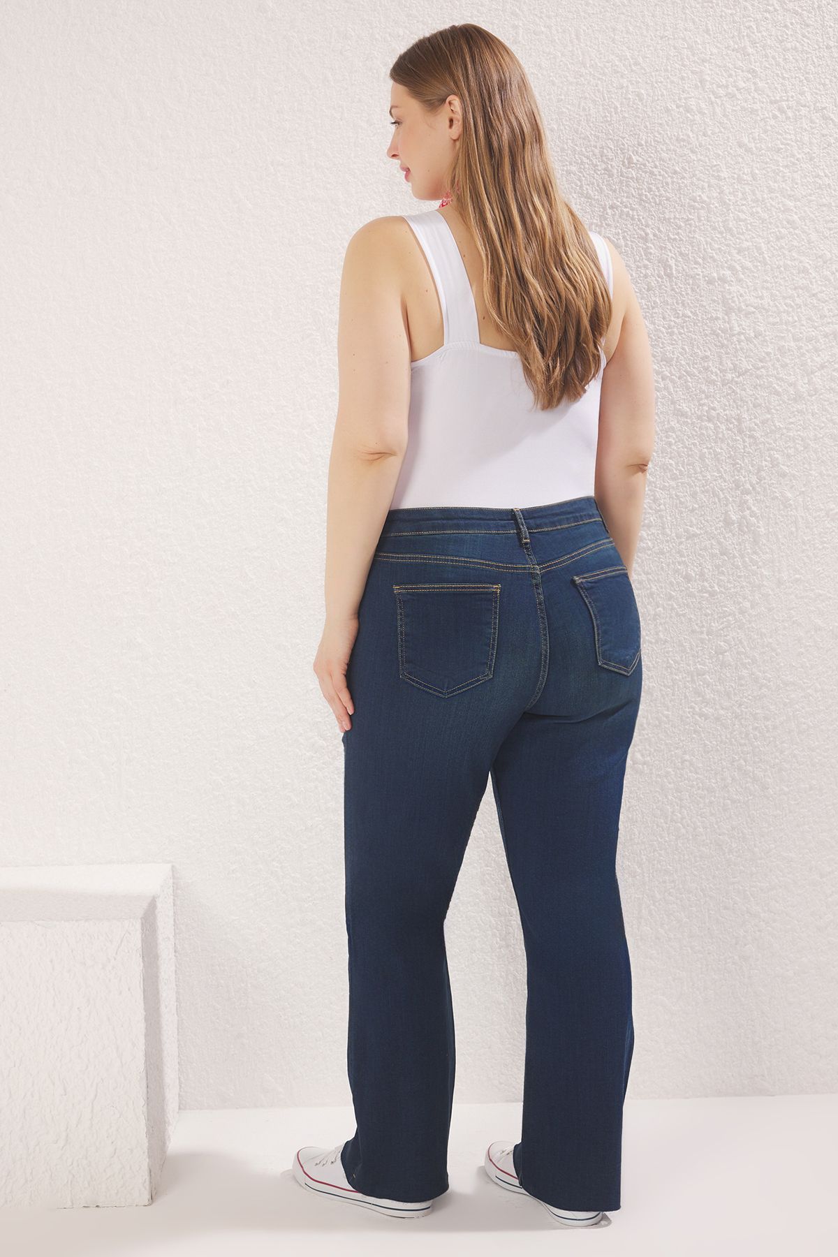 Trendyol Curve-Blue High Waist Straight Fit Large Size Jeans Tbbss25Cj00033 4