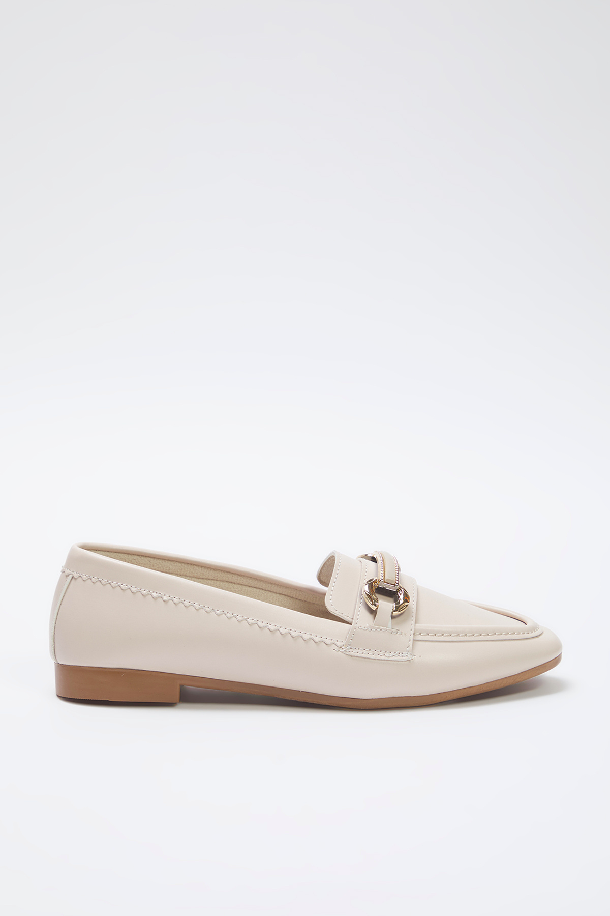 TRENDYOL SHOES-Beige Metall-Accessoire Detaillierte, besonders bequeme Damen-Loafer-Schuhe TAKSS25LA00015 5