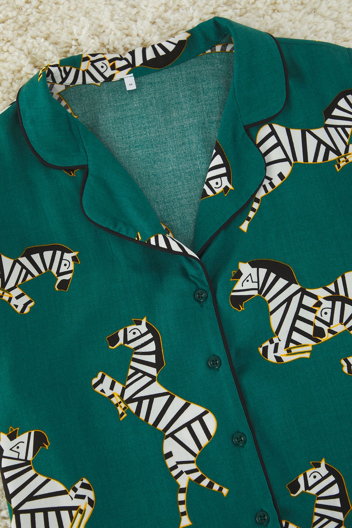 Trendyol Curve-Zebra Patterned Pajama Set - Emerald Green and Piping 3