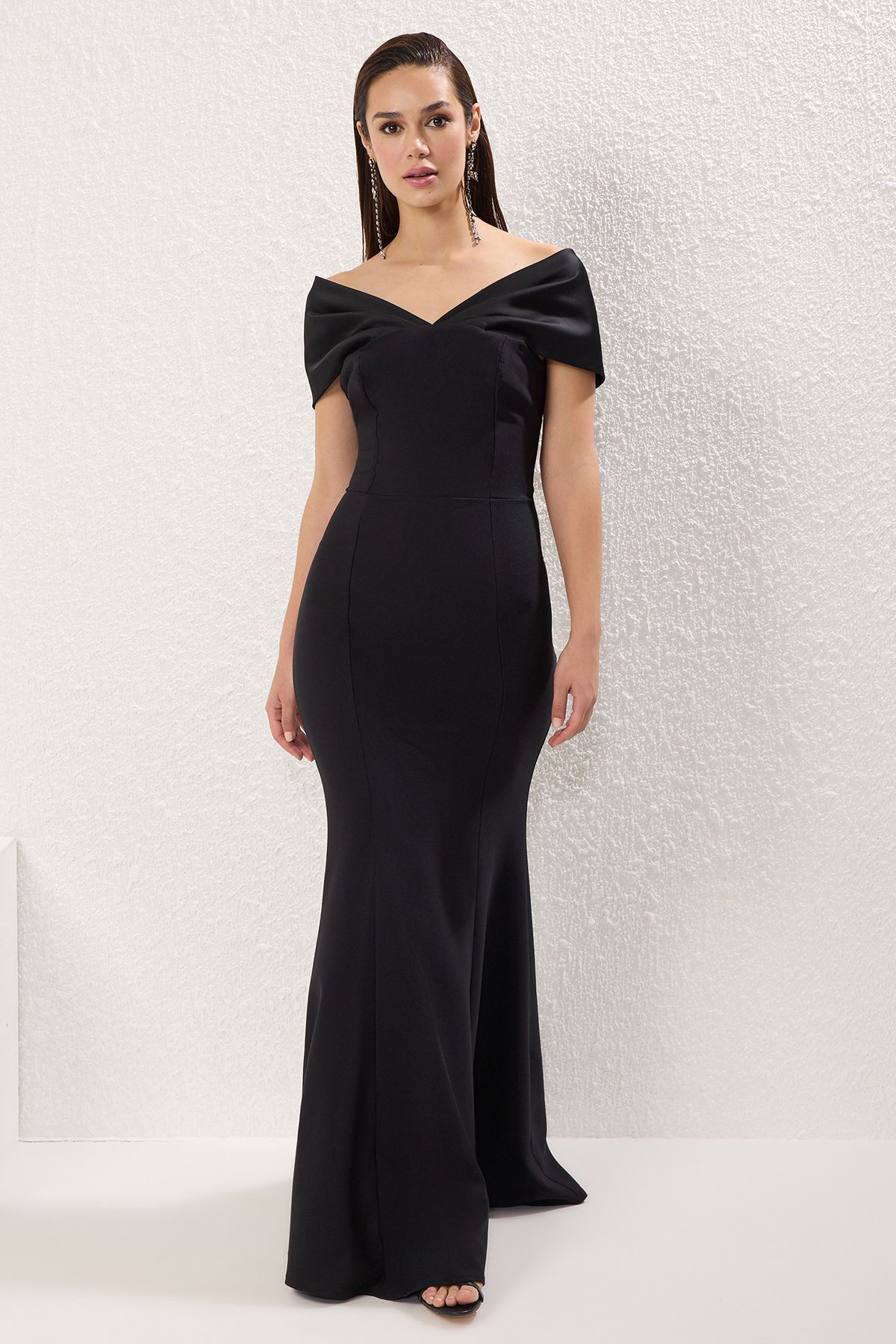 Trendyol Collection-Schwarzes, gewebtes, langes, schickes Abendkleid mit Fischschnitt und Abschlussballkleid TPRSS25AE00159 3