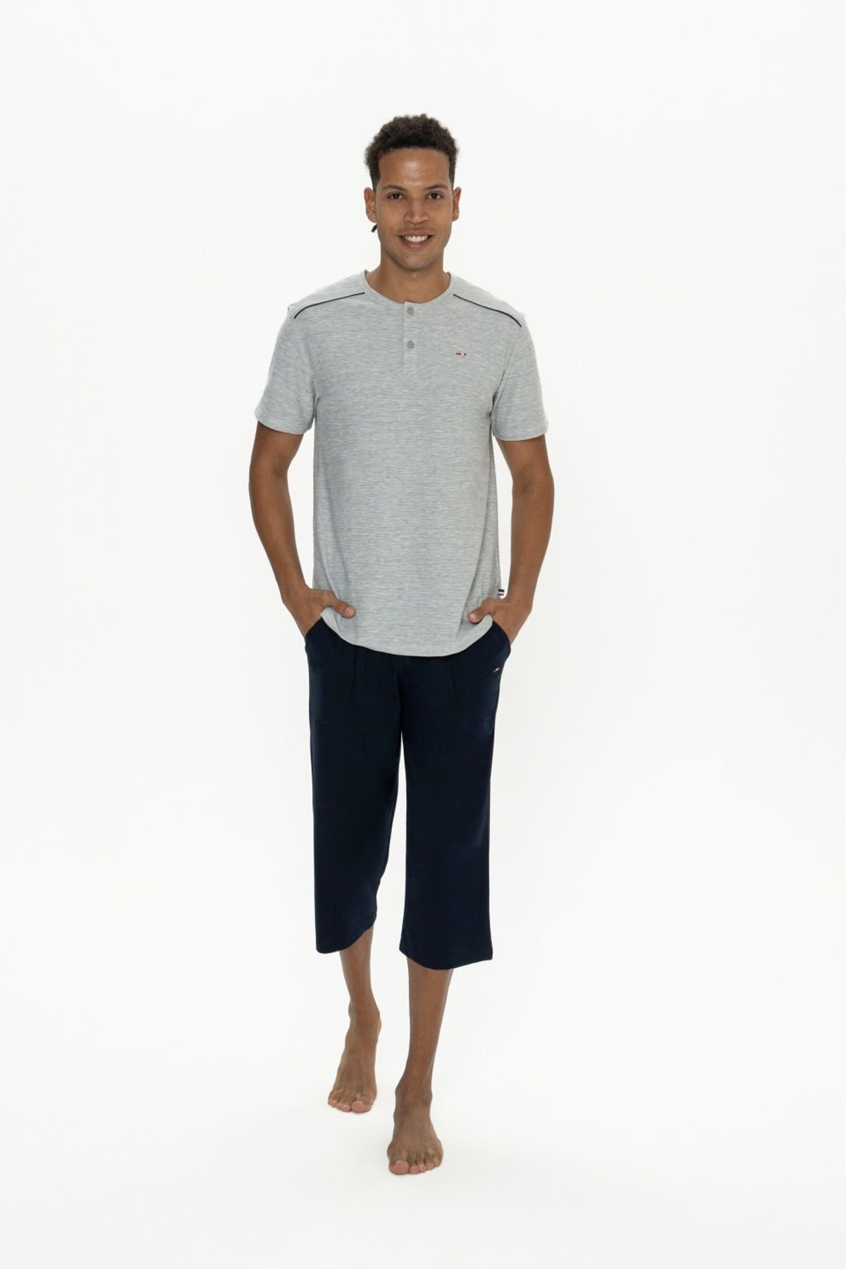 یو اس پولو ست کاپری مردانه آستین کوتاه خاکستری، مدل ۱۸۸۸۷